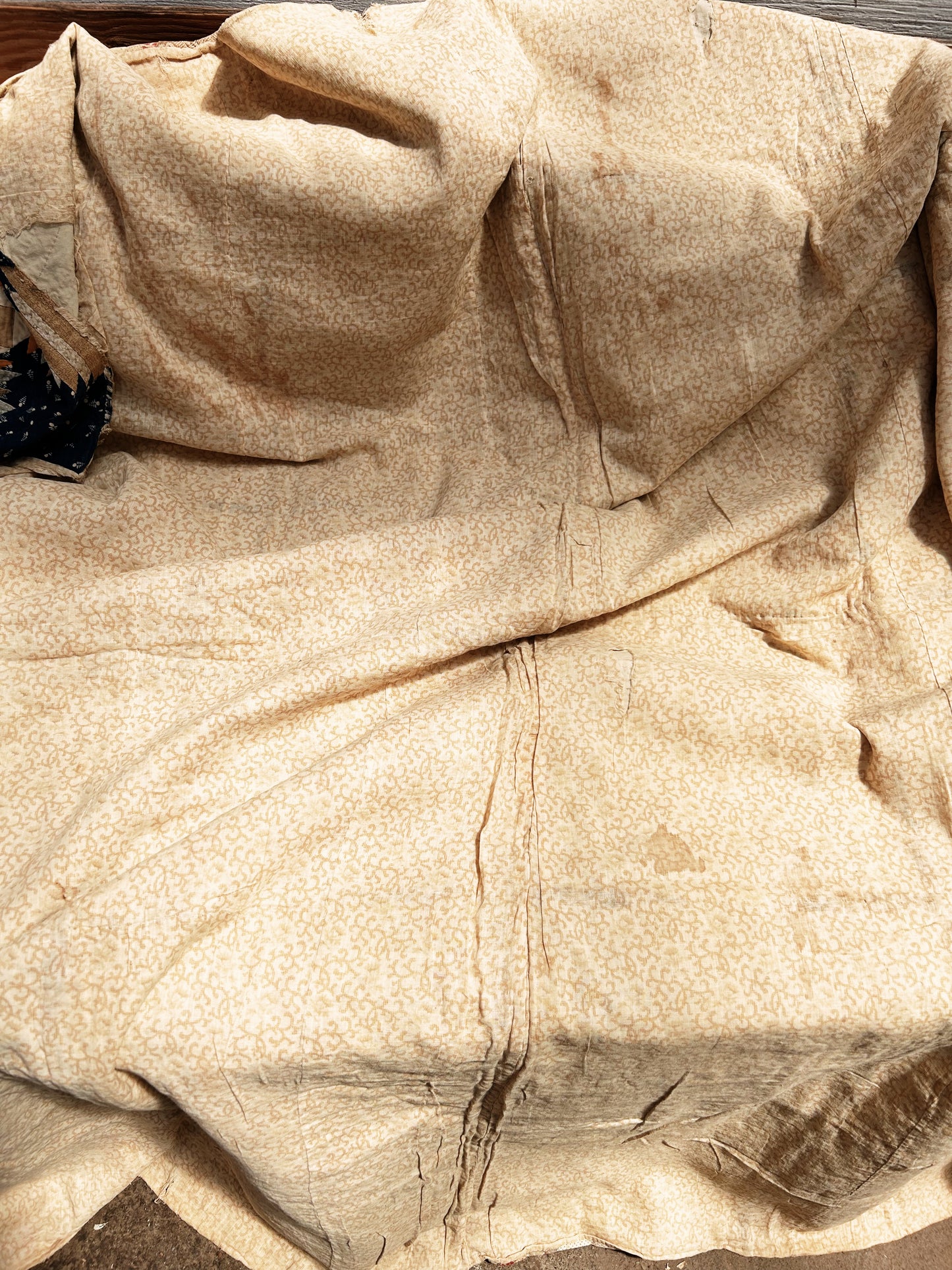 Stunning Antique Summer Quilt