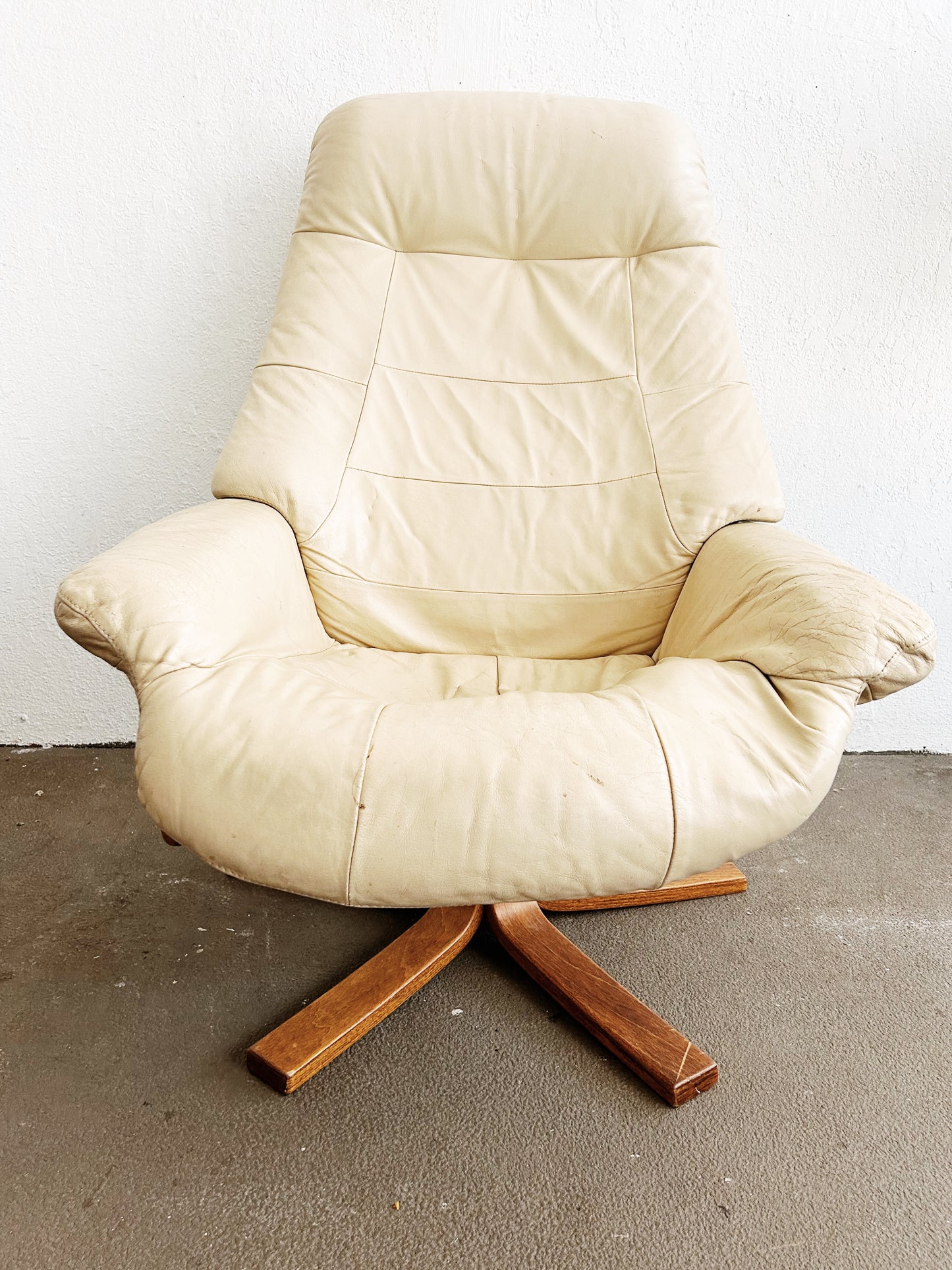 Vintage Leather Swivel Lounge Chair