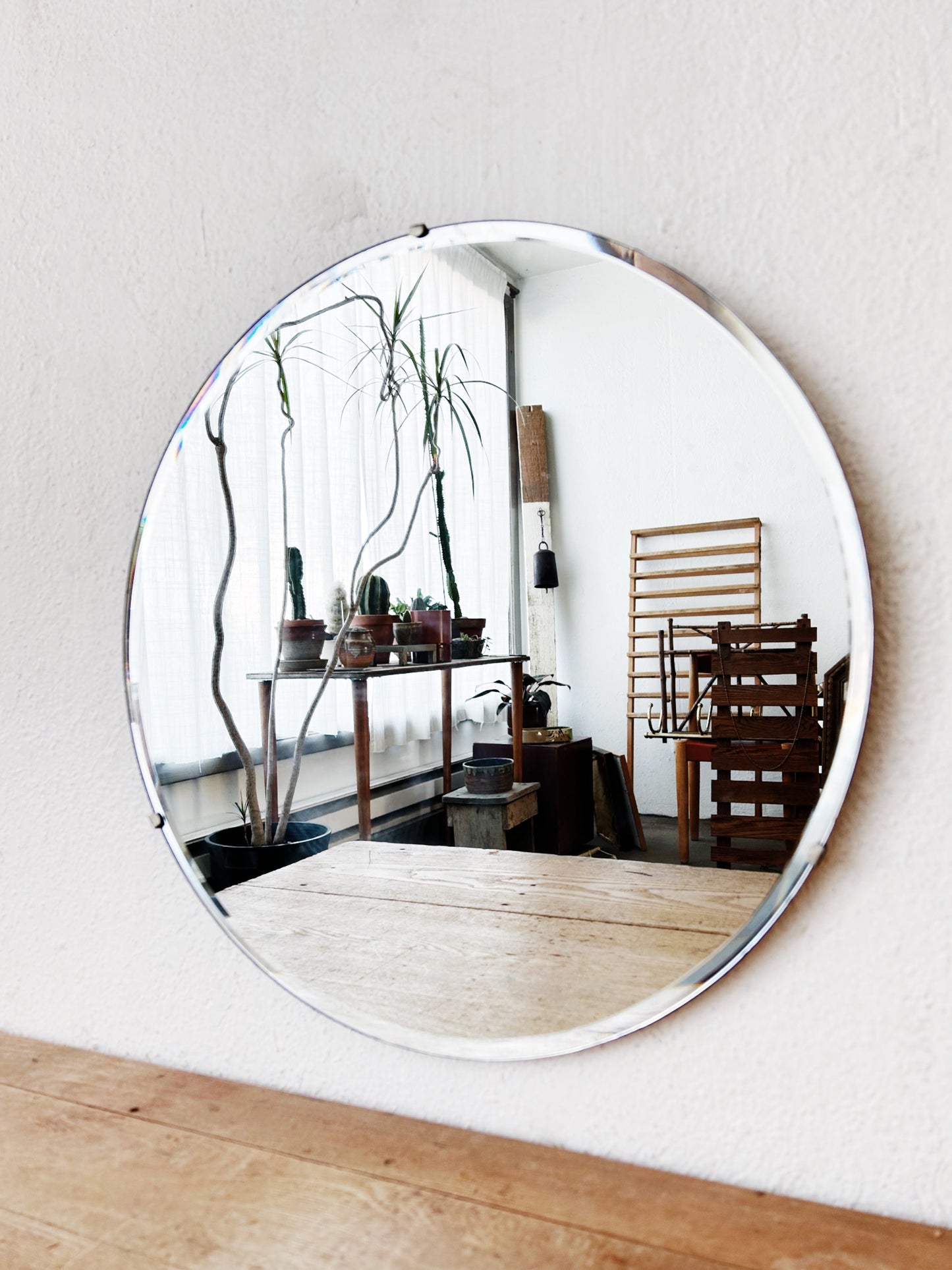Round Industrial Edge Vintage Mirror