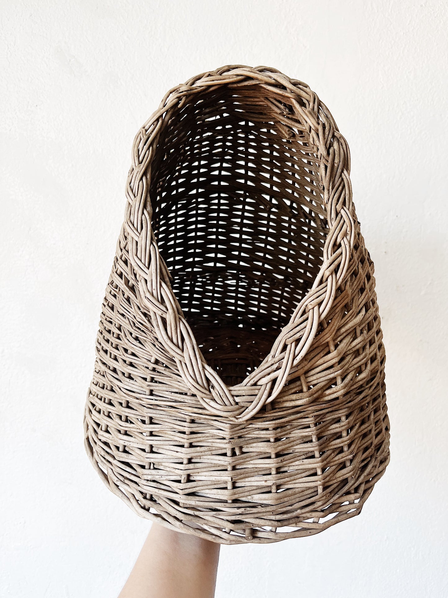 Vintage Woven Pet Bed