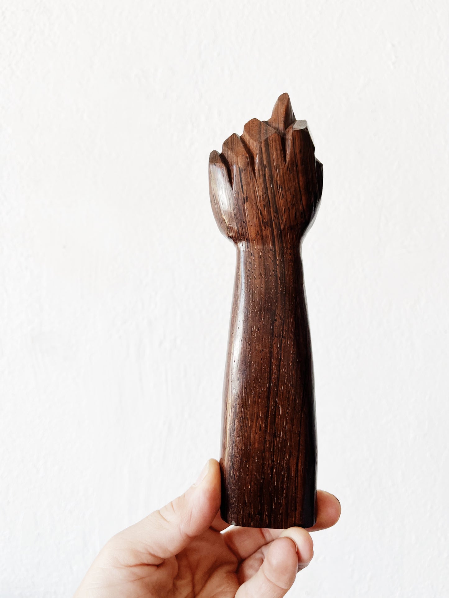 Cubist Style Mano Figa