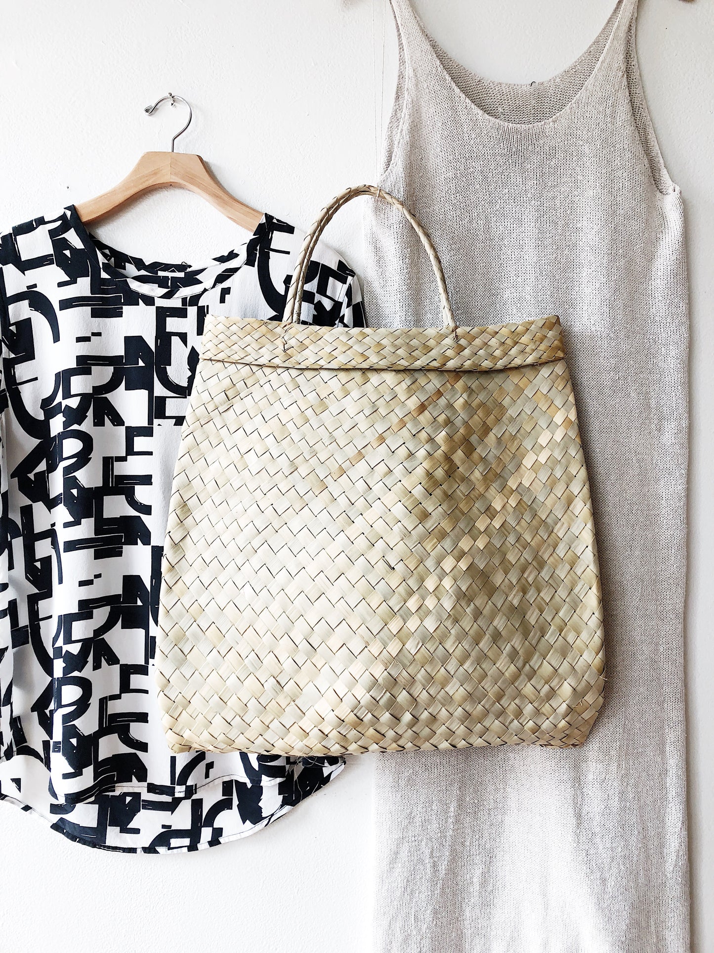 Vintage Straw Envelope Tote Bag