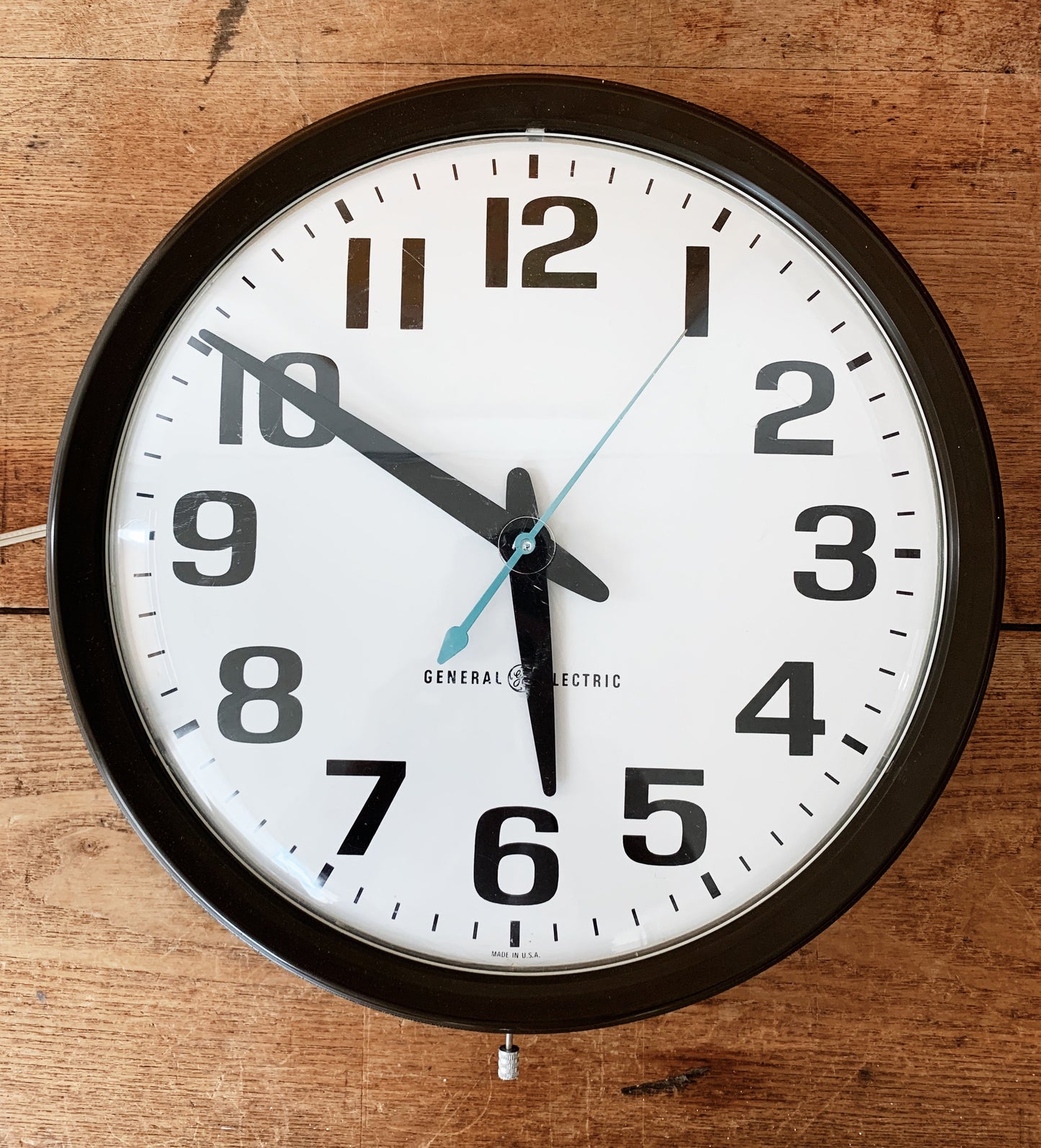 Large Mid Century GE Electric Wall Clock