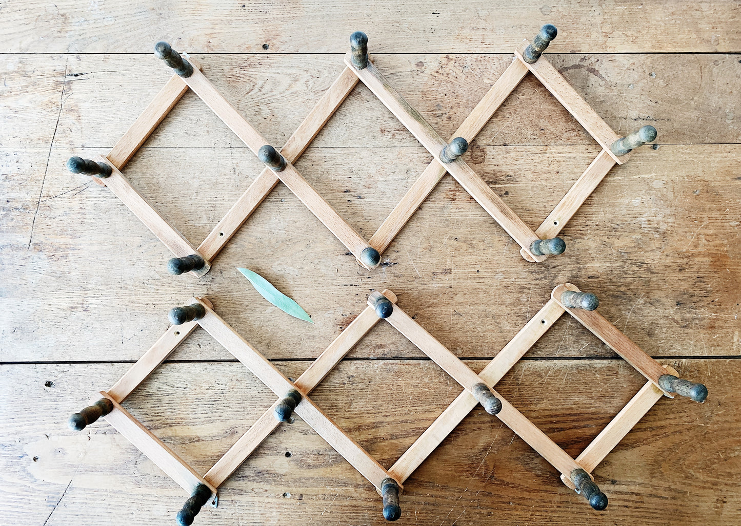 Vintage Two Tone Peg Rack