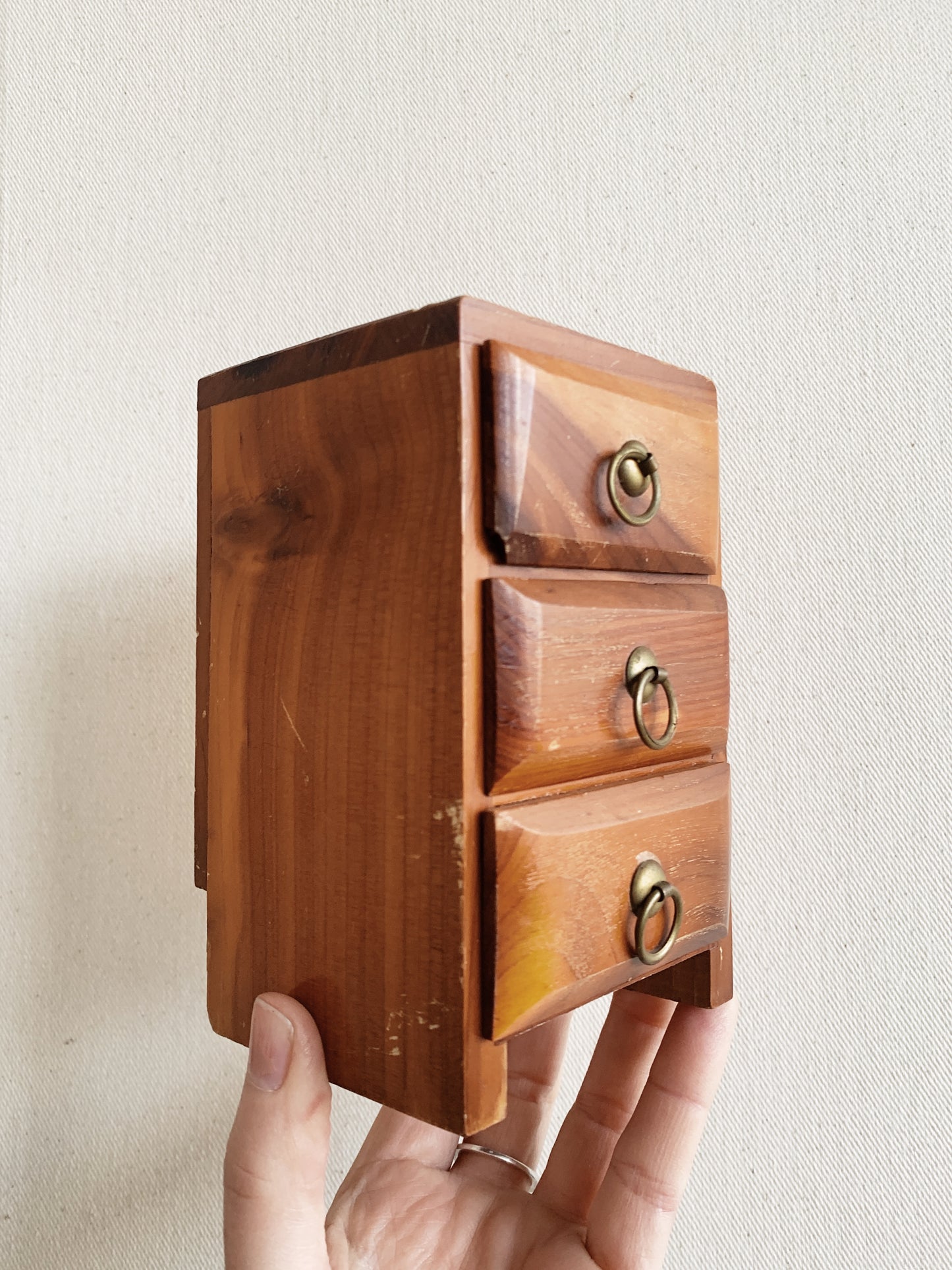 Vintage Wood Jewelry / Trinket Bix