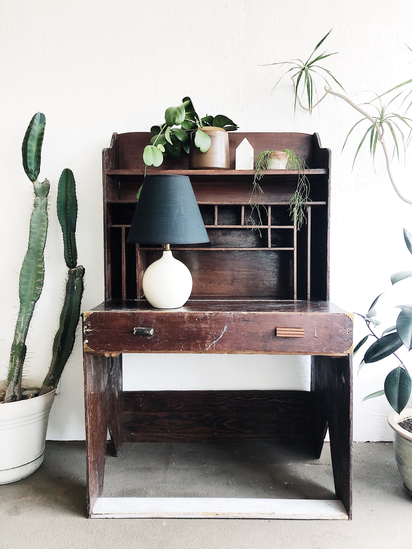Vintage Ivory Ceramic Lamp