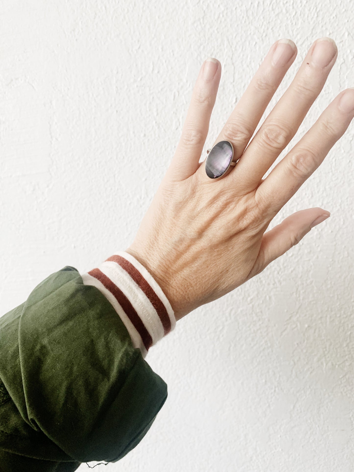 Vintage Sterling Silver Ring with Dark Abalone Cabochan