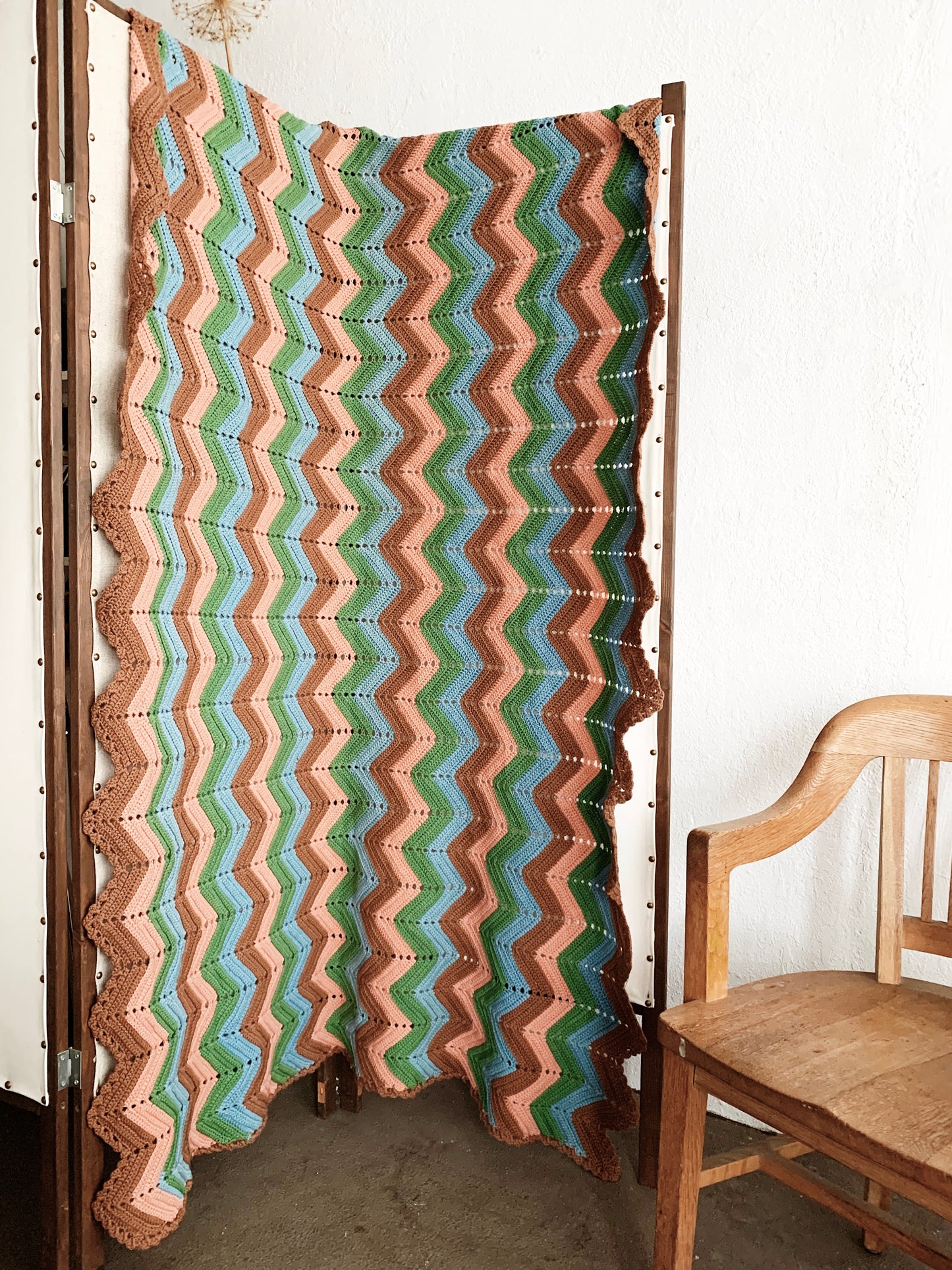 Vintage Zigzag Crochet Afghan