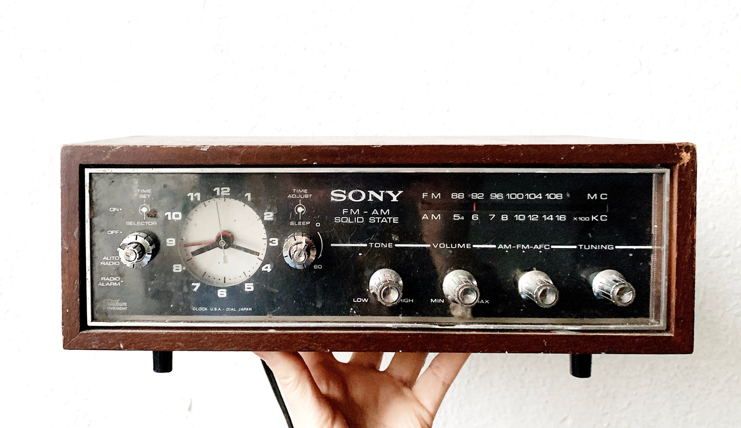 Vintage Sony FM-AM Solid State Clock Radio