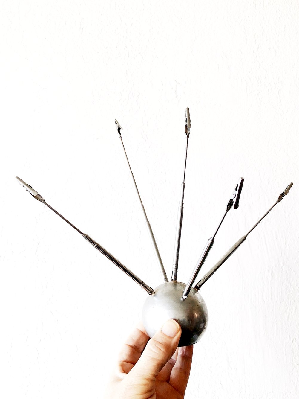Sputnik Style Holder