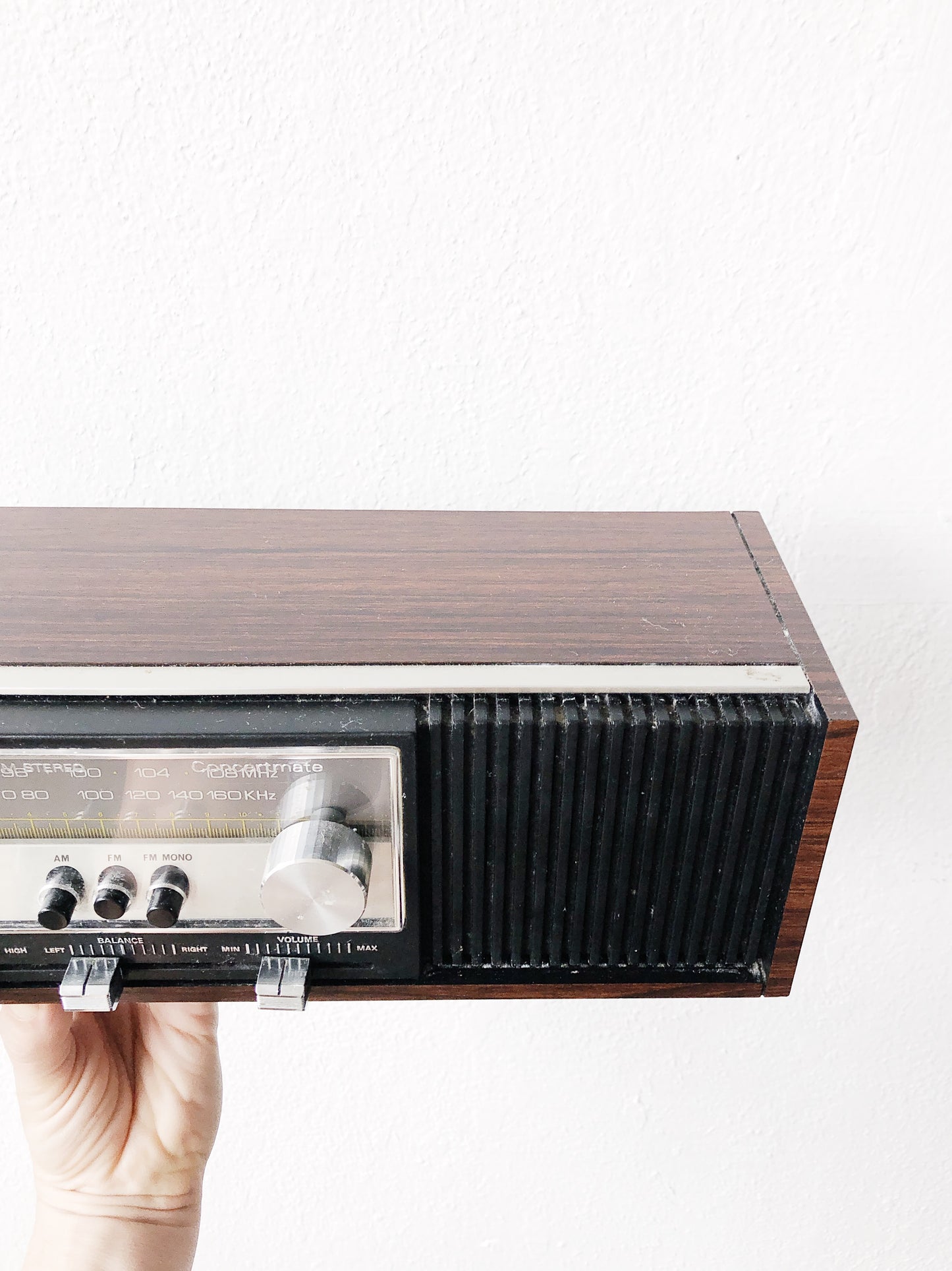Vintage Realistic AM/FM Radio