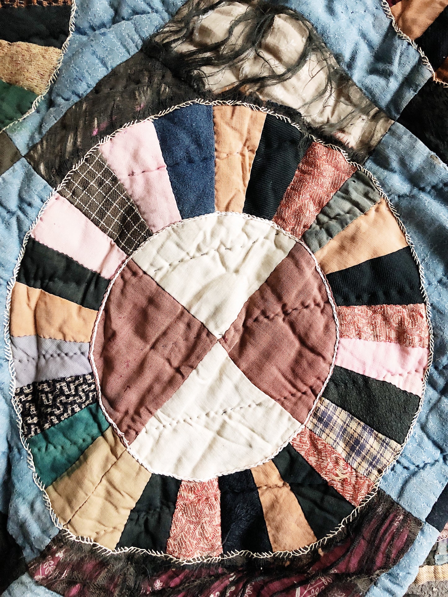 Antique Wagon Wheel Quilt Circa 1900
