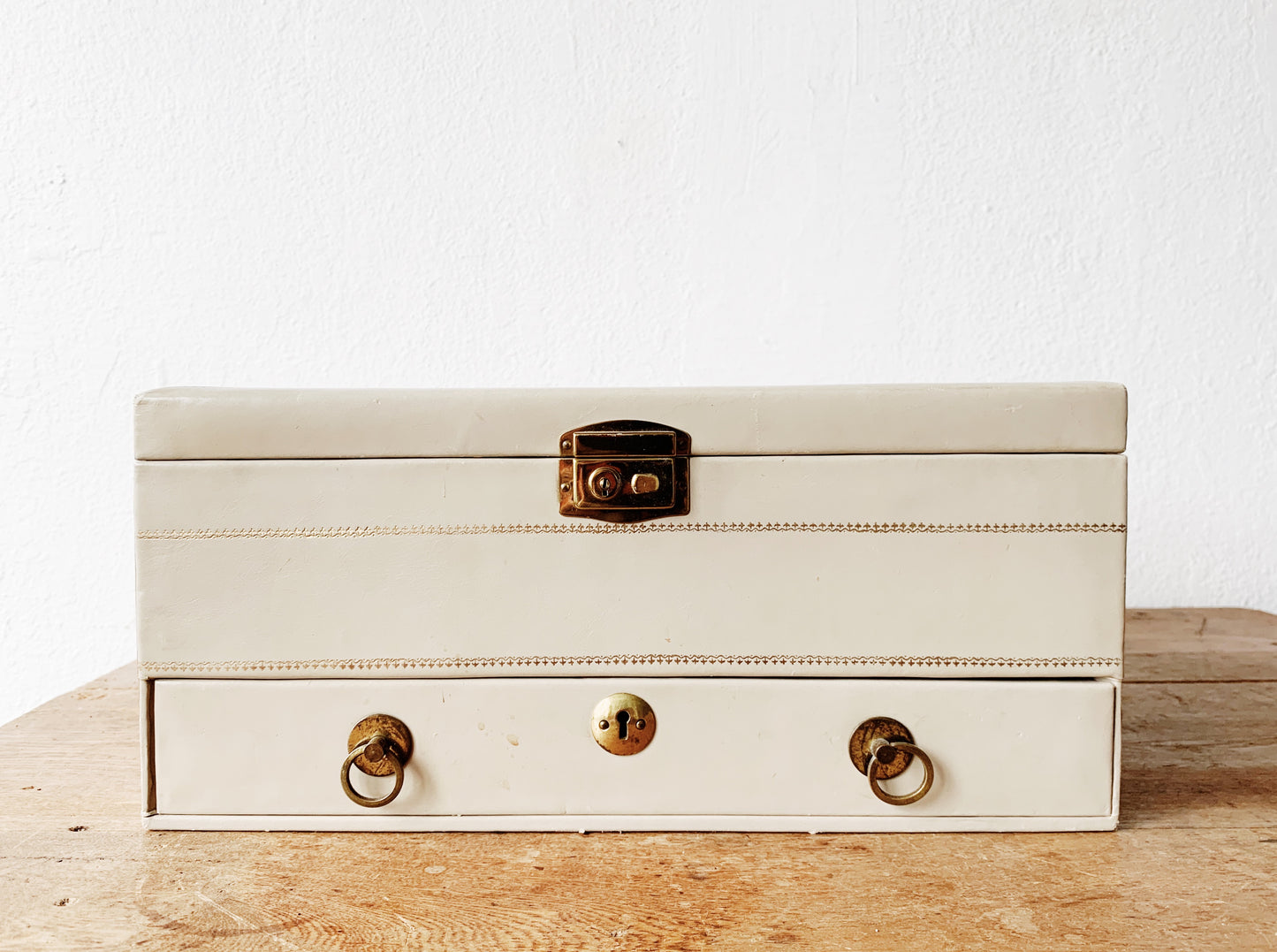 Large Vintage Leather Bound Velvet Lined Jewelry Box