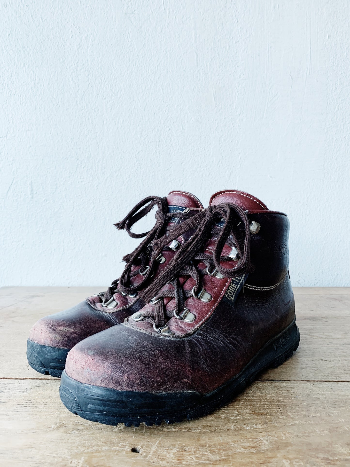 Vintage Vasque Sundowner Leather Hiking Boots
