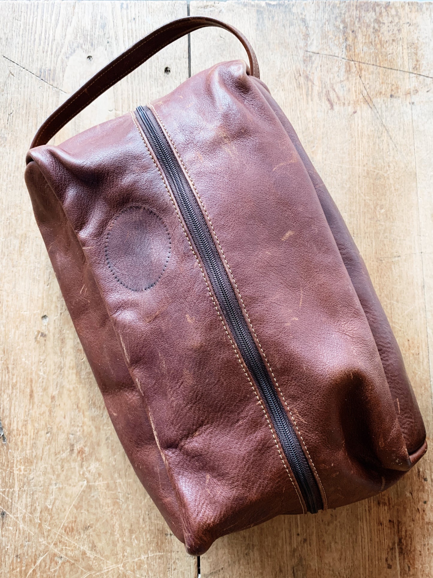 RESERVED COURTNEY Large Leather Dopp Bag