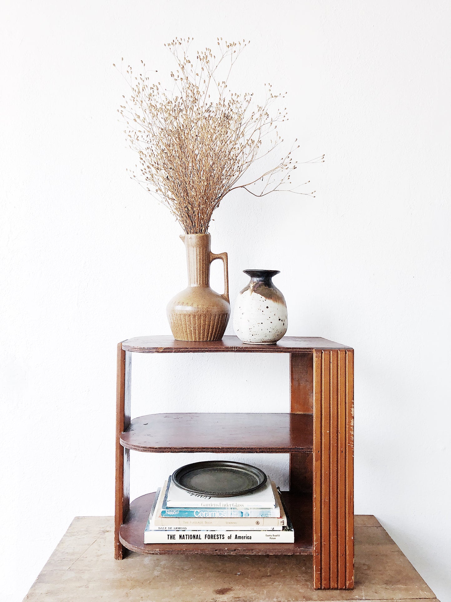 Vintage Round Edge Deco Bookshelf