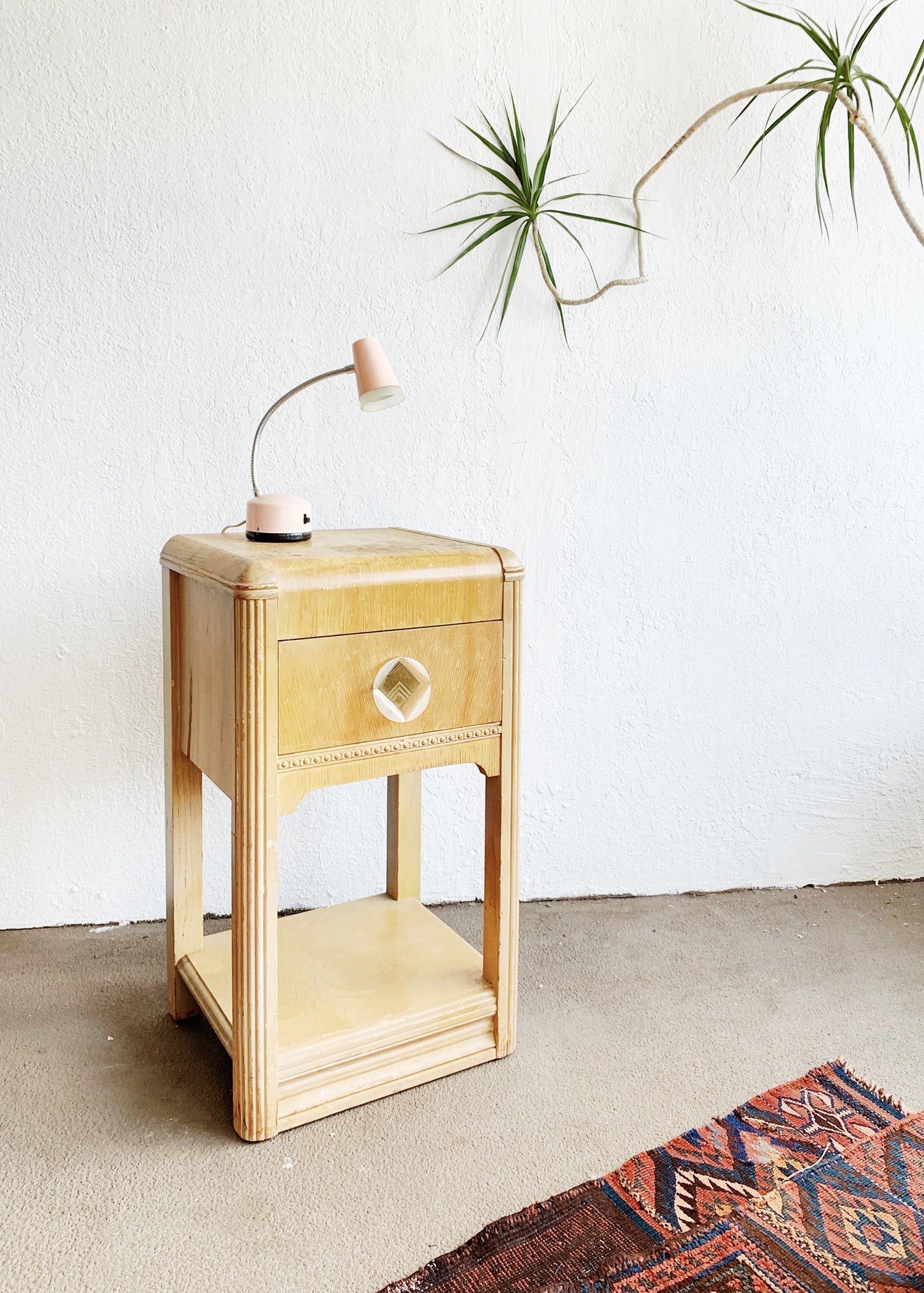 Vintage Pink Gooseneck Task Light