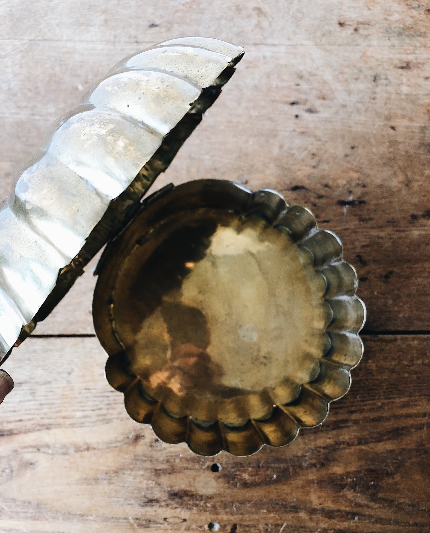 Large Vintage Brass Clam Shell Box