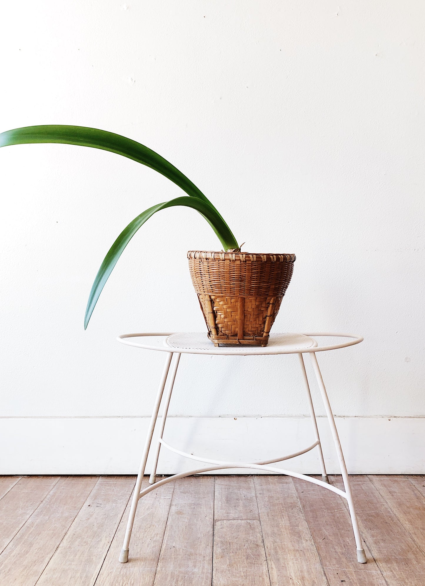 Vintage Enamel Mesh Stand