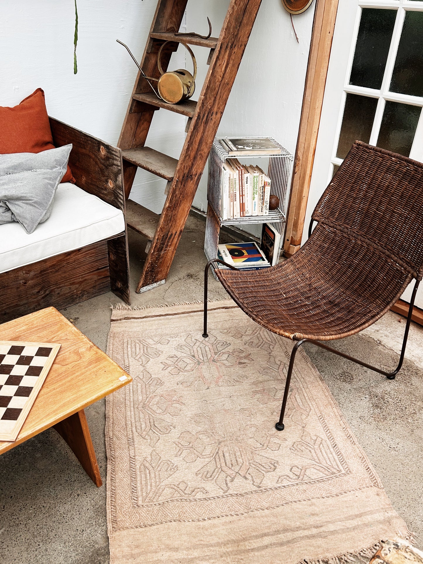 Vintage Wool and Linen Kilim Rug