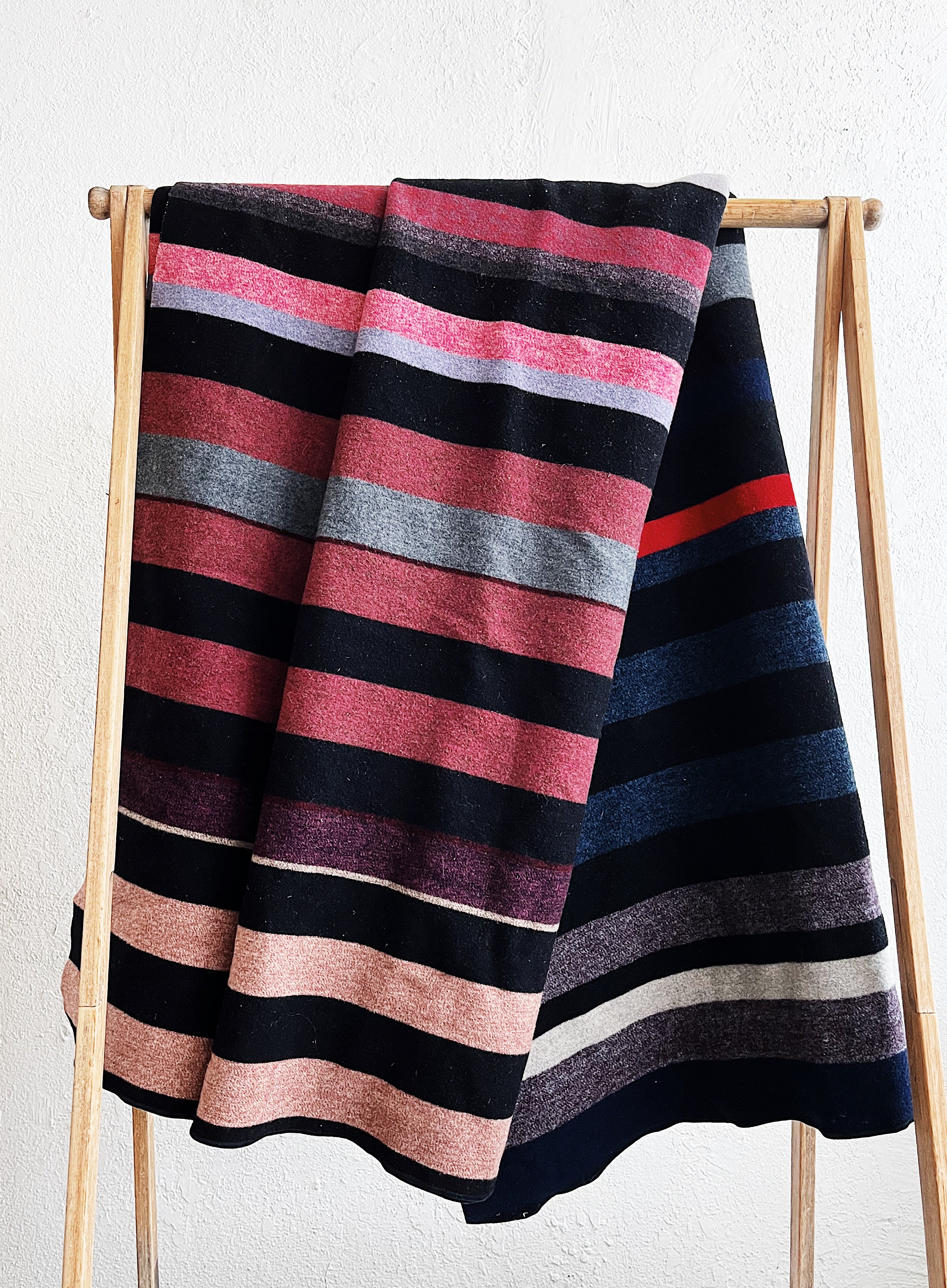 Vintage Flat Wool Blanket - Thumbnail 2