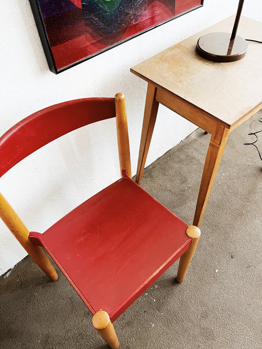 Scandinavian Varufakta Chair