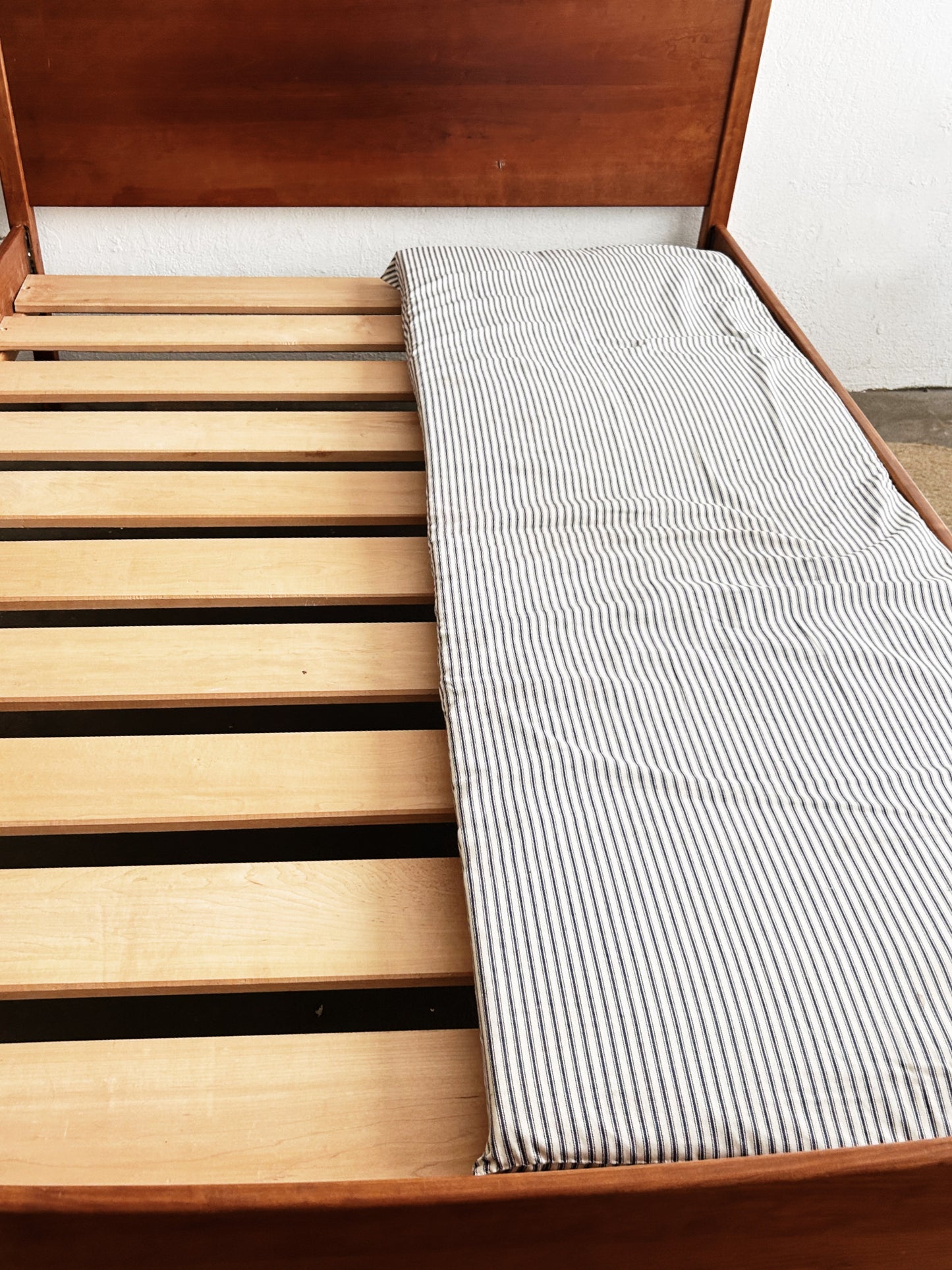 Vintage Charles Webb Full Bed in Cherry