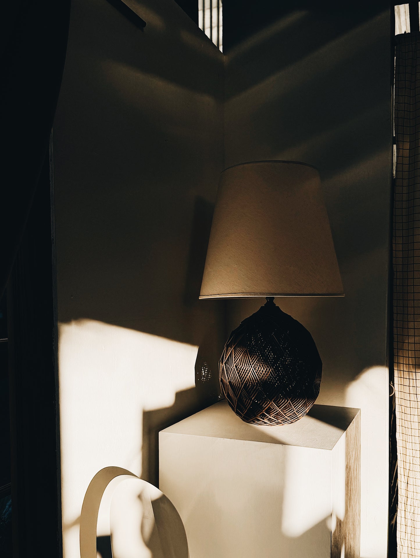 Vintage Woven Table Lamp