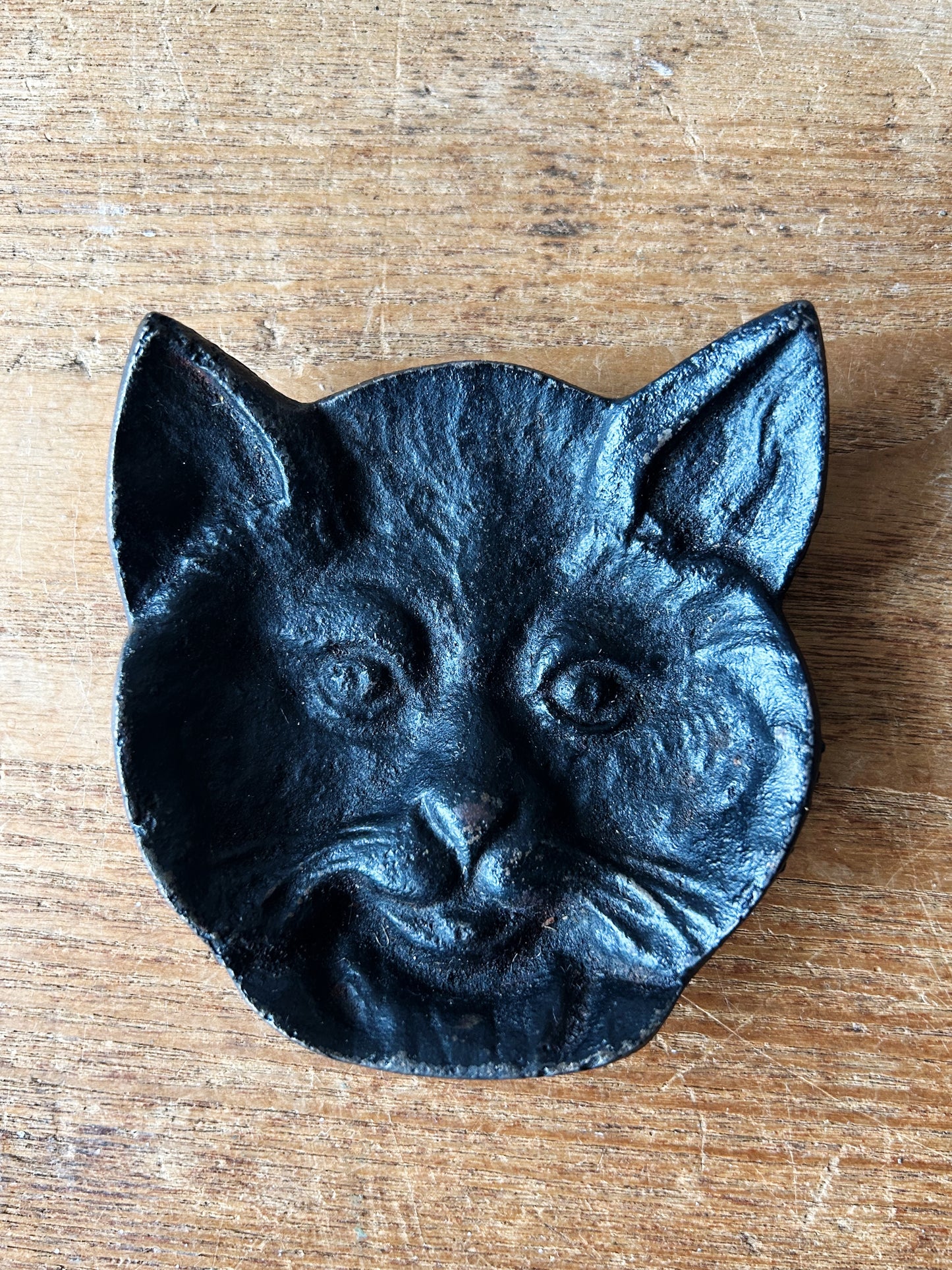 Cast Iron Black Kitty Dish