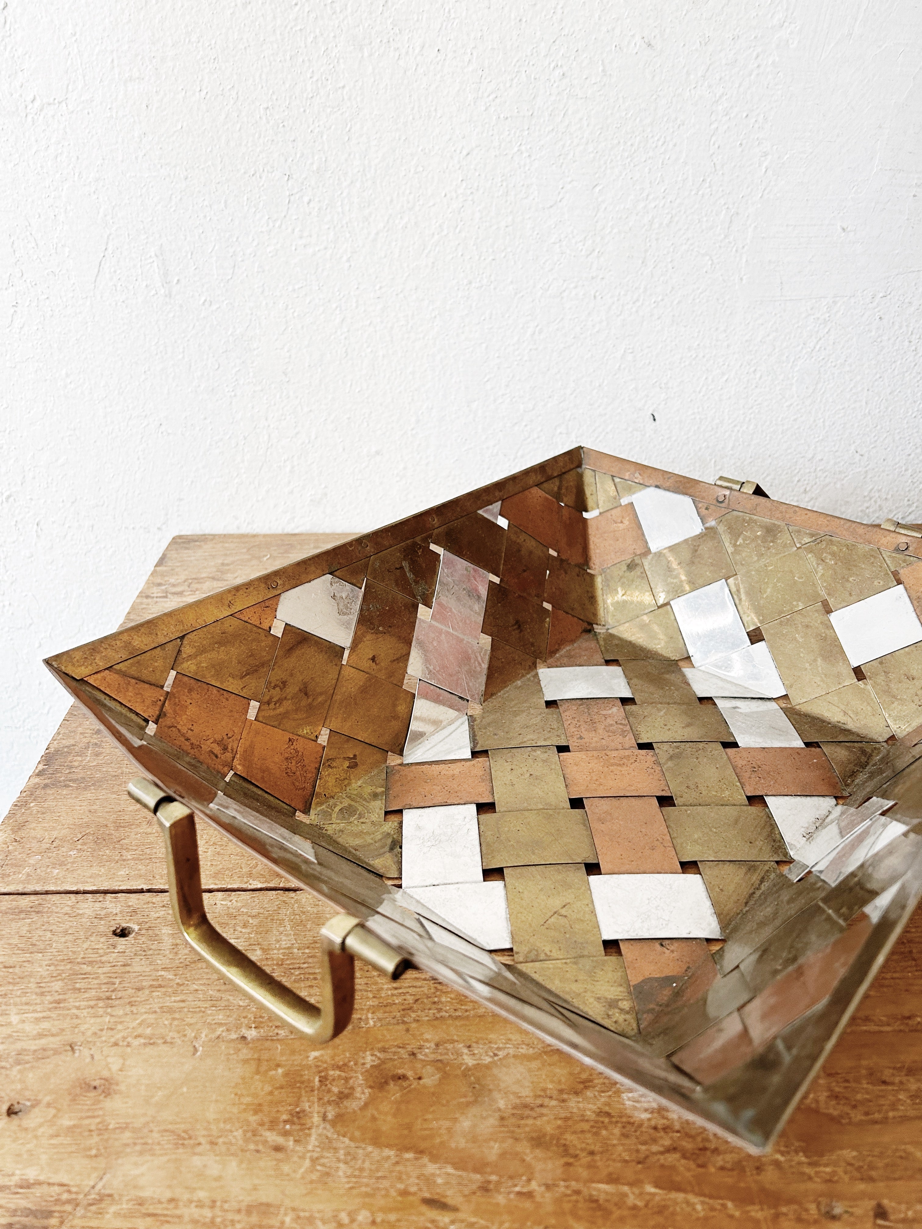 Maven Collective Woven Metal Basket - Thumbnail 2