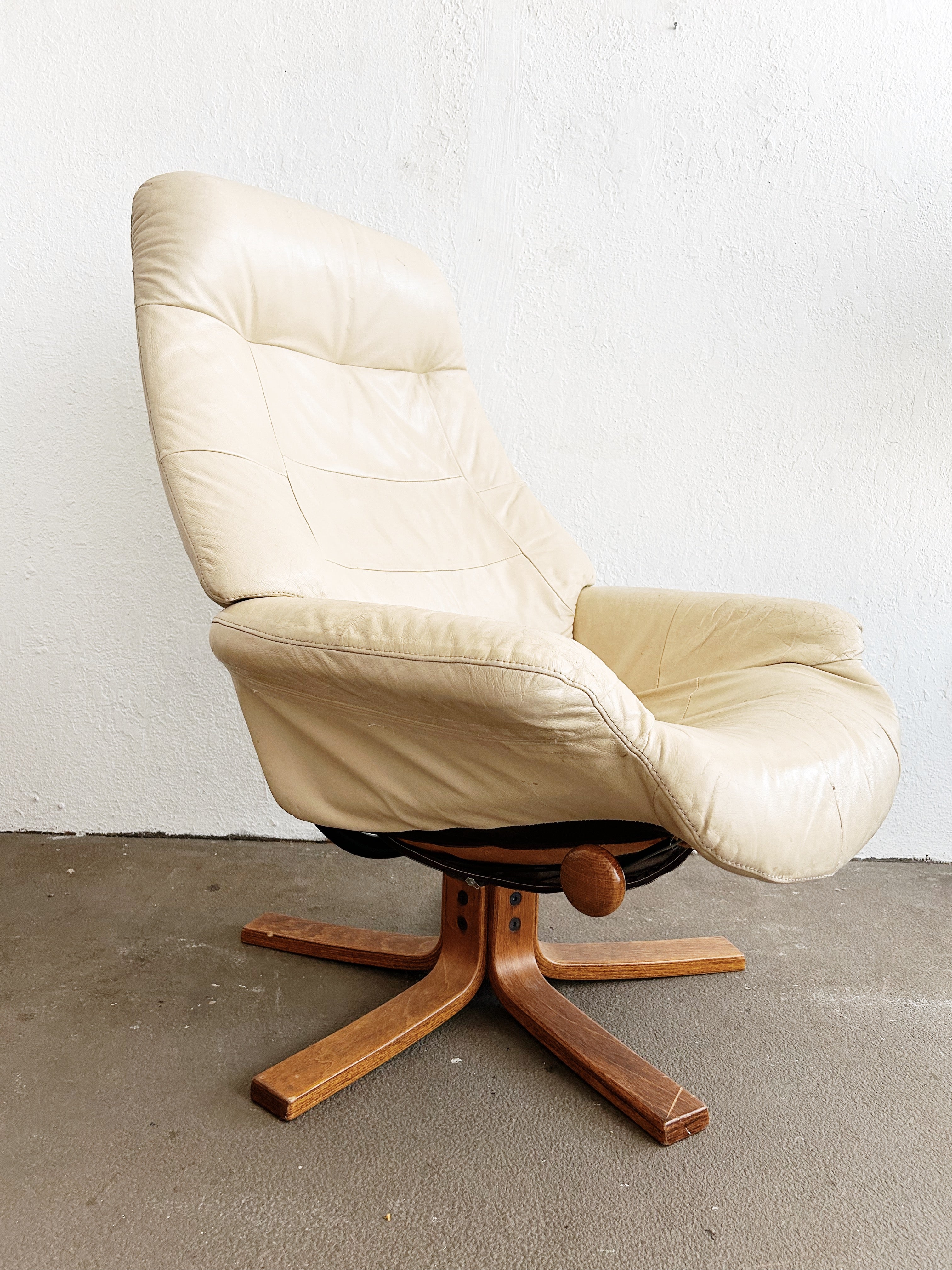 Vintage Leather Swivel Lounge Chair