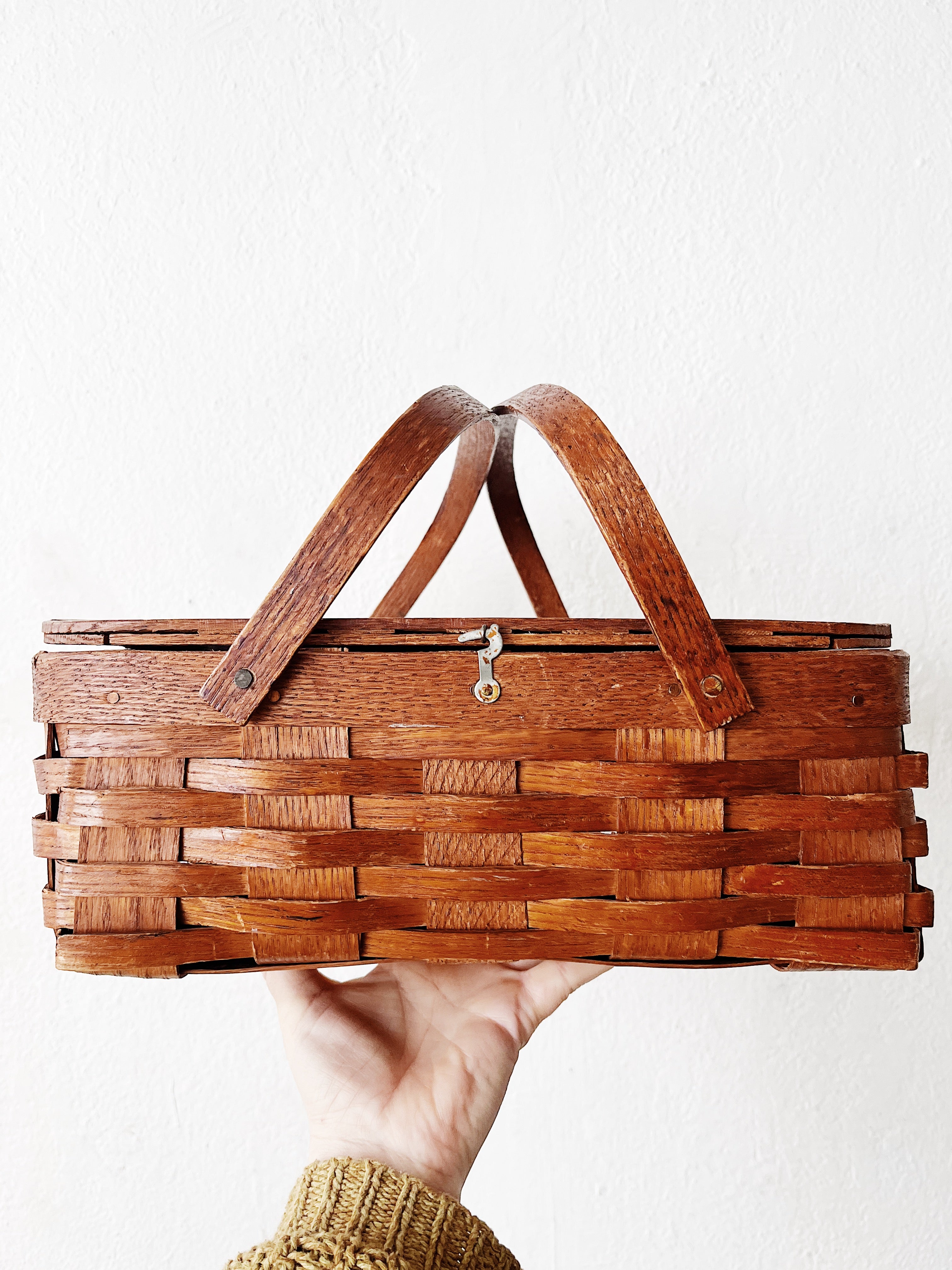 Antique Peterboro Pie Basket