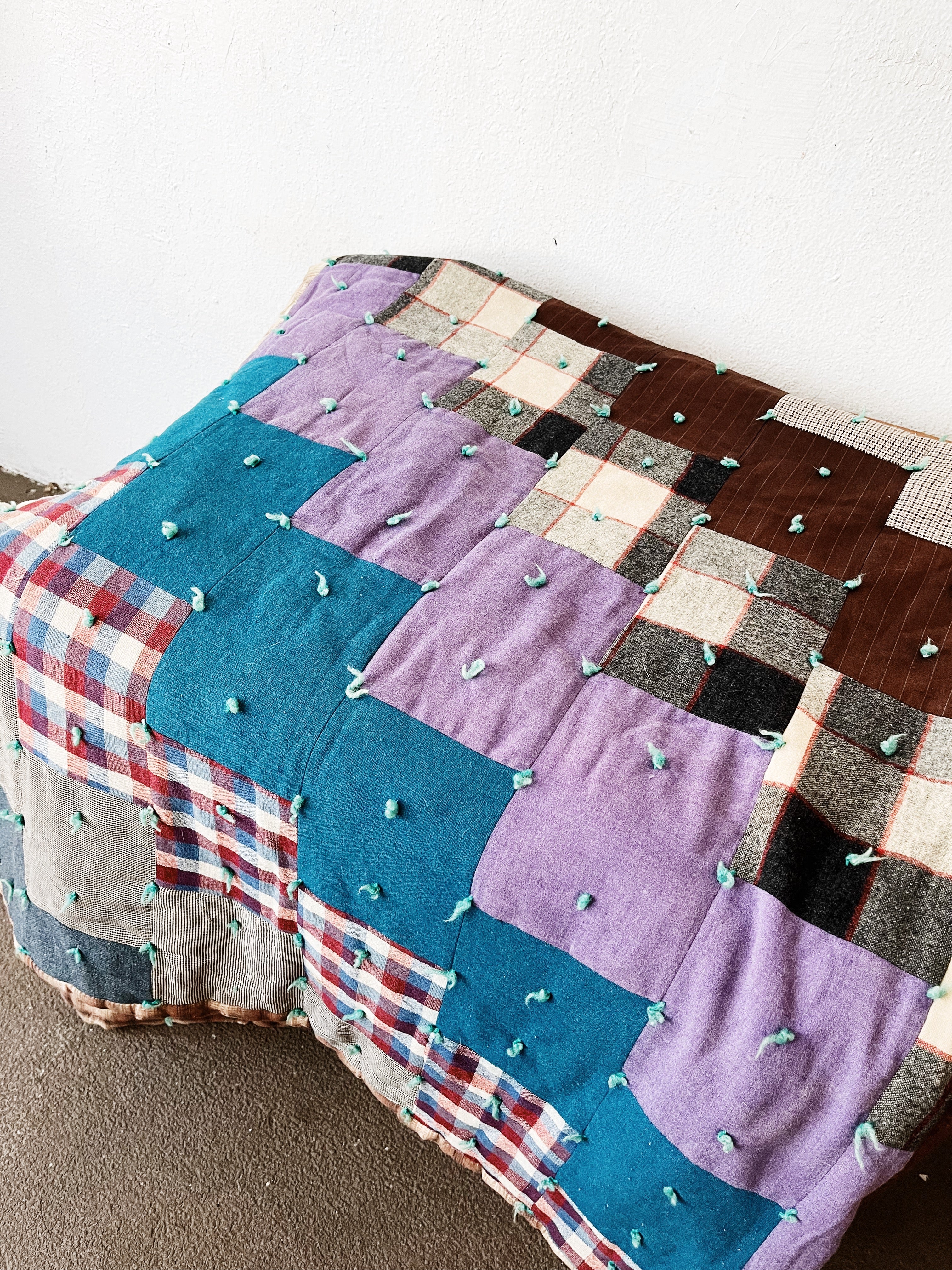 Vintage Cotton and Wool Quilt - Thumbnail 2
