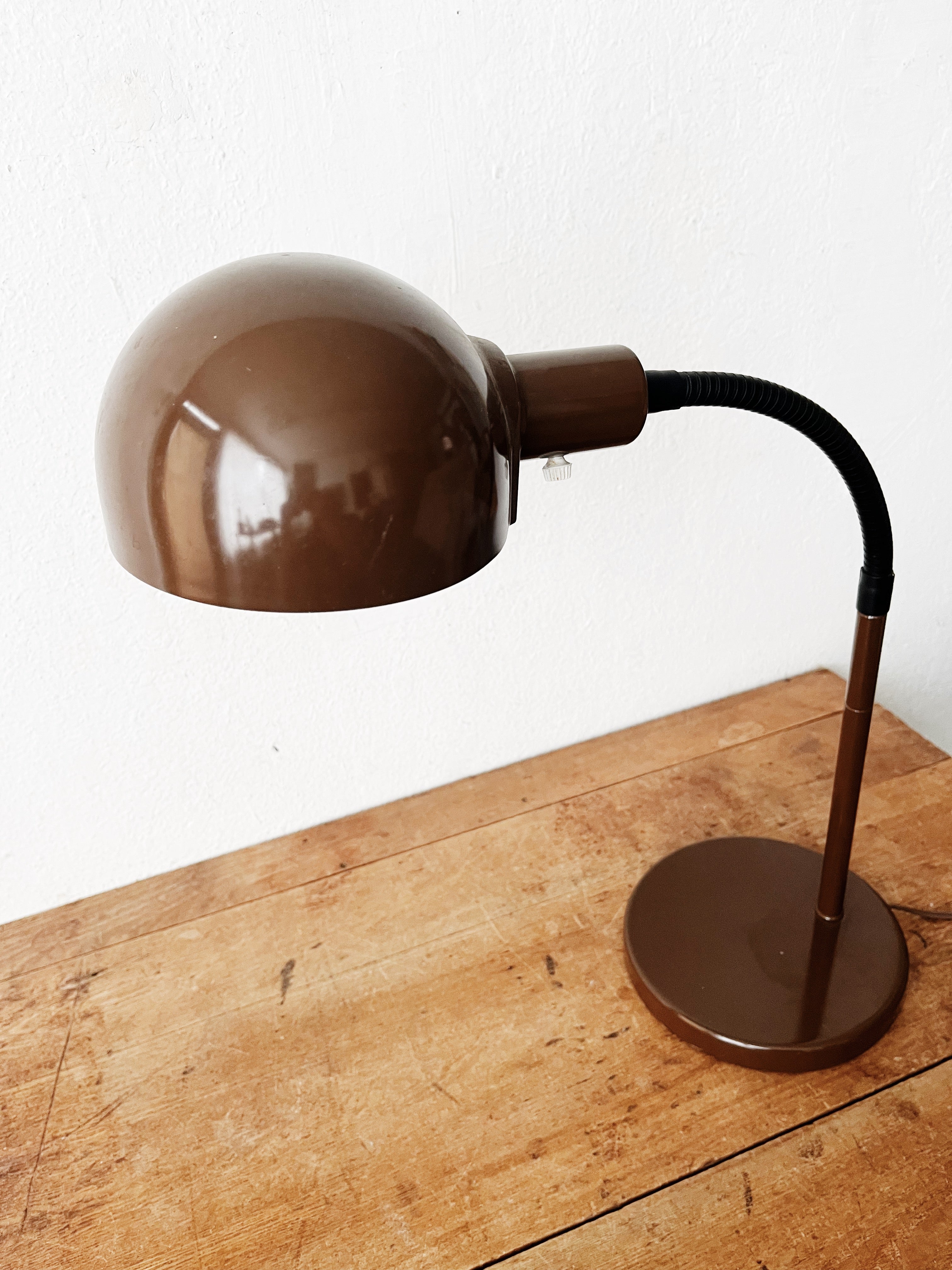 Mid Century Enamel Lamp - Thumbnail 3