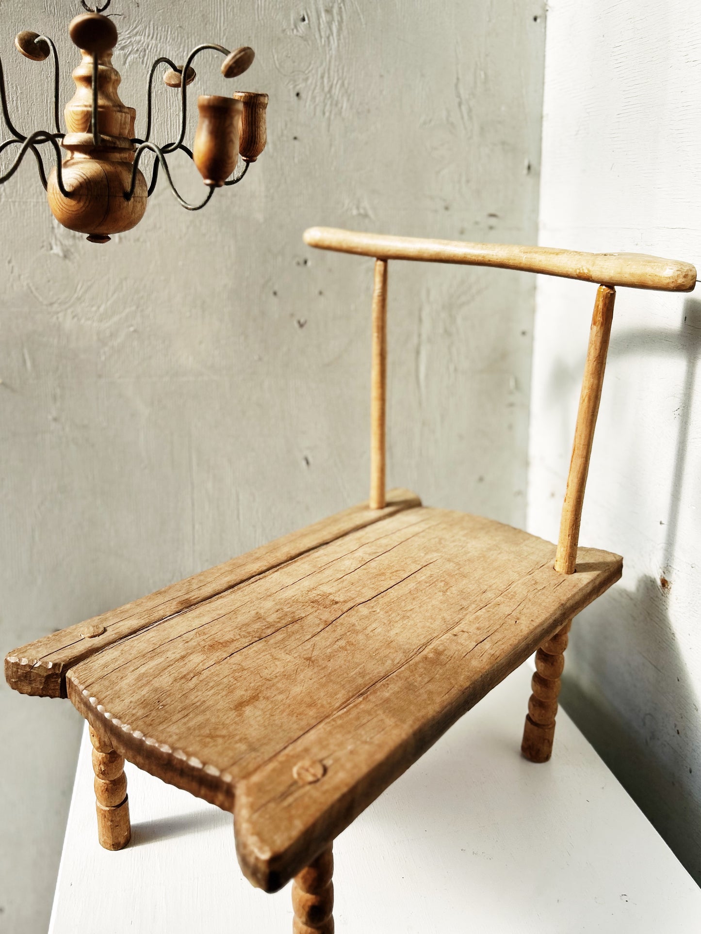 Antique Baulé Offering Chair