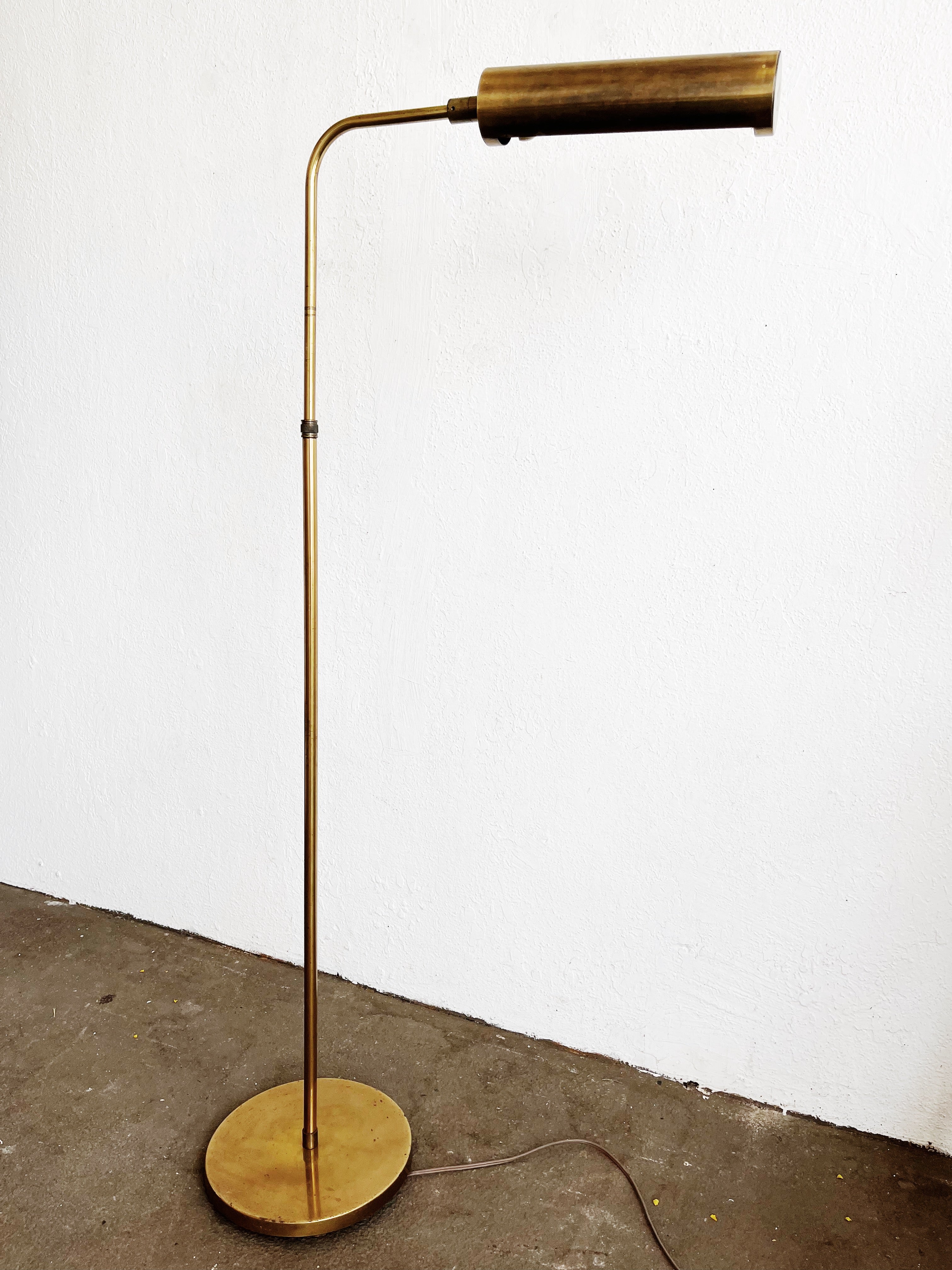 Vintage Minimalist Brass Floor Lamp - Thumbnail 5