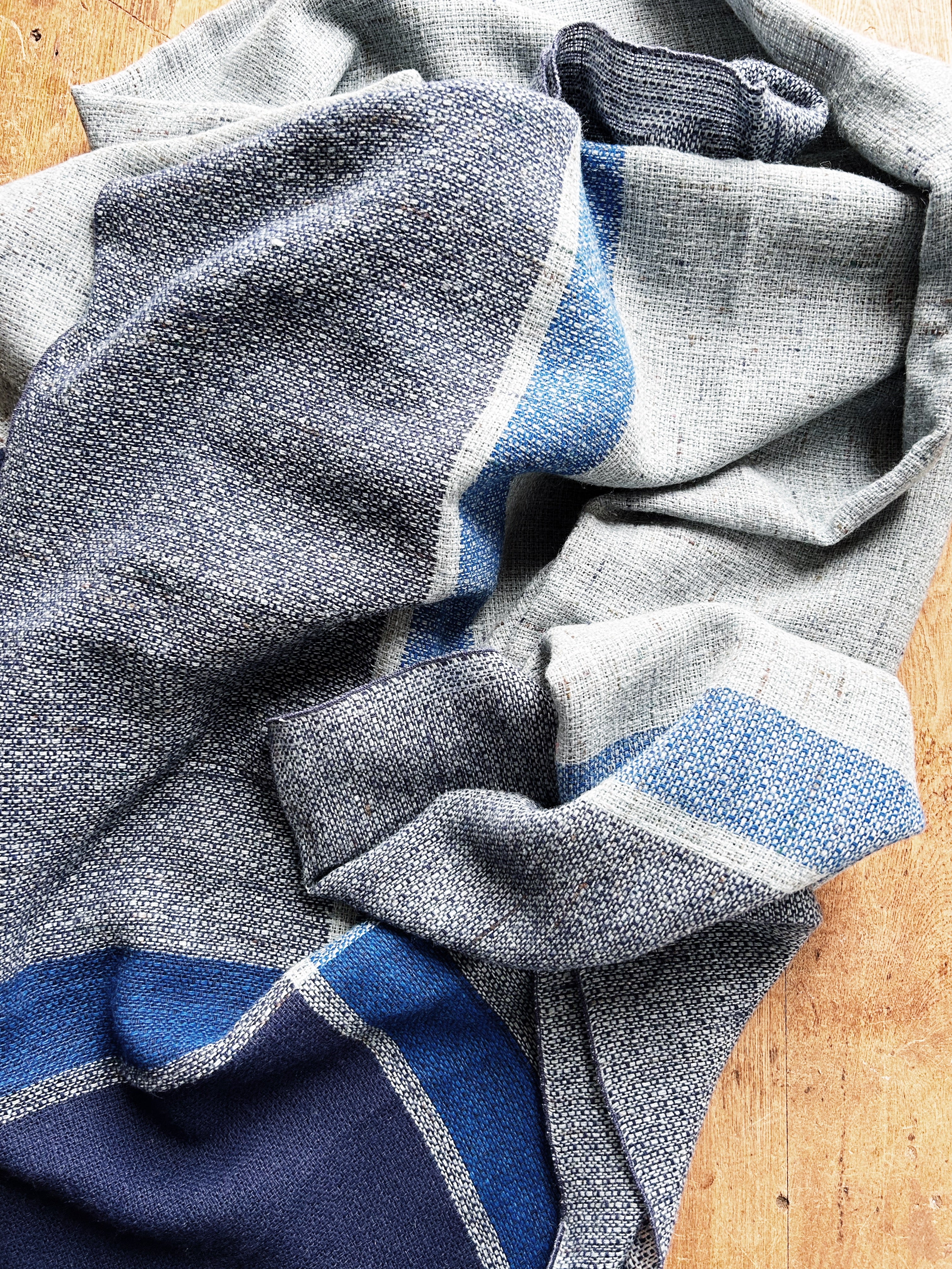 Vintage Woven Tablecloth - Thumbnail 3