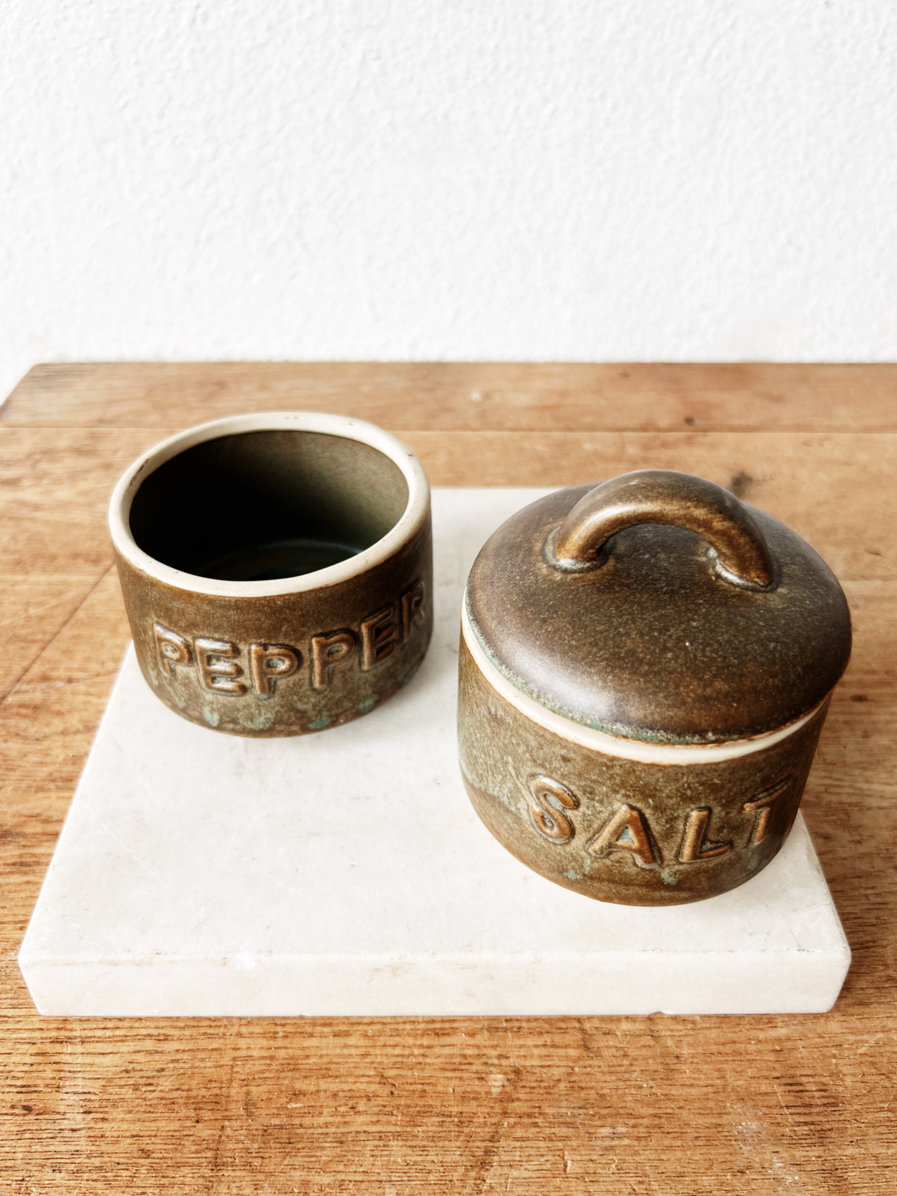 Vintage Ceramic Salt and Pepper Cellar - Thumbnail 2