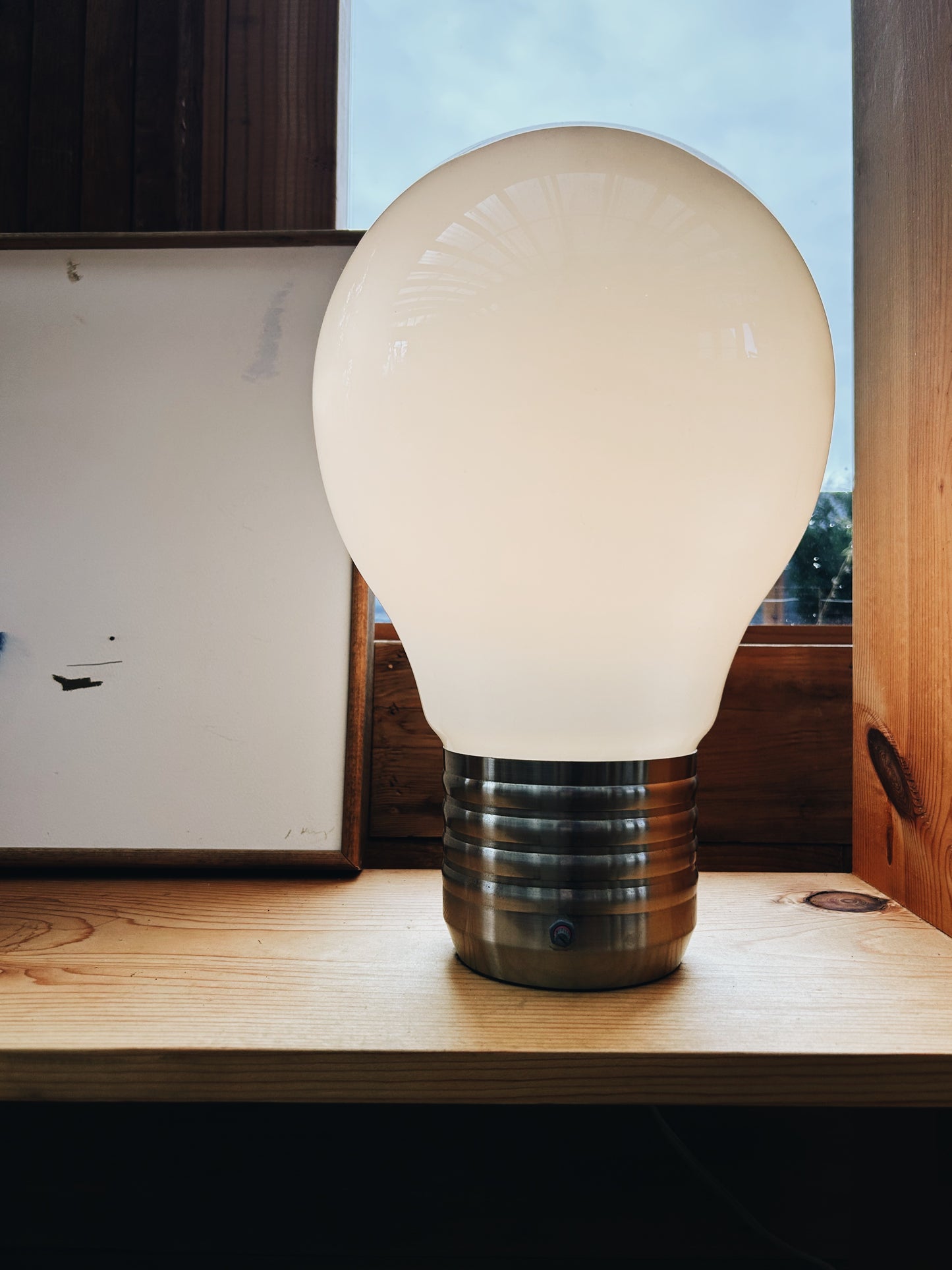Postmodern Lightbulb Lamp