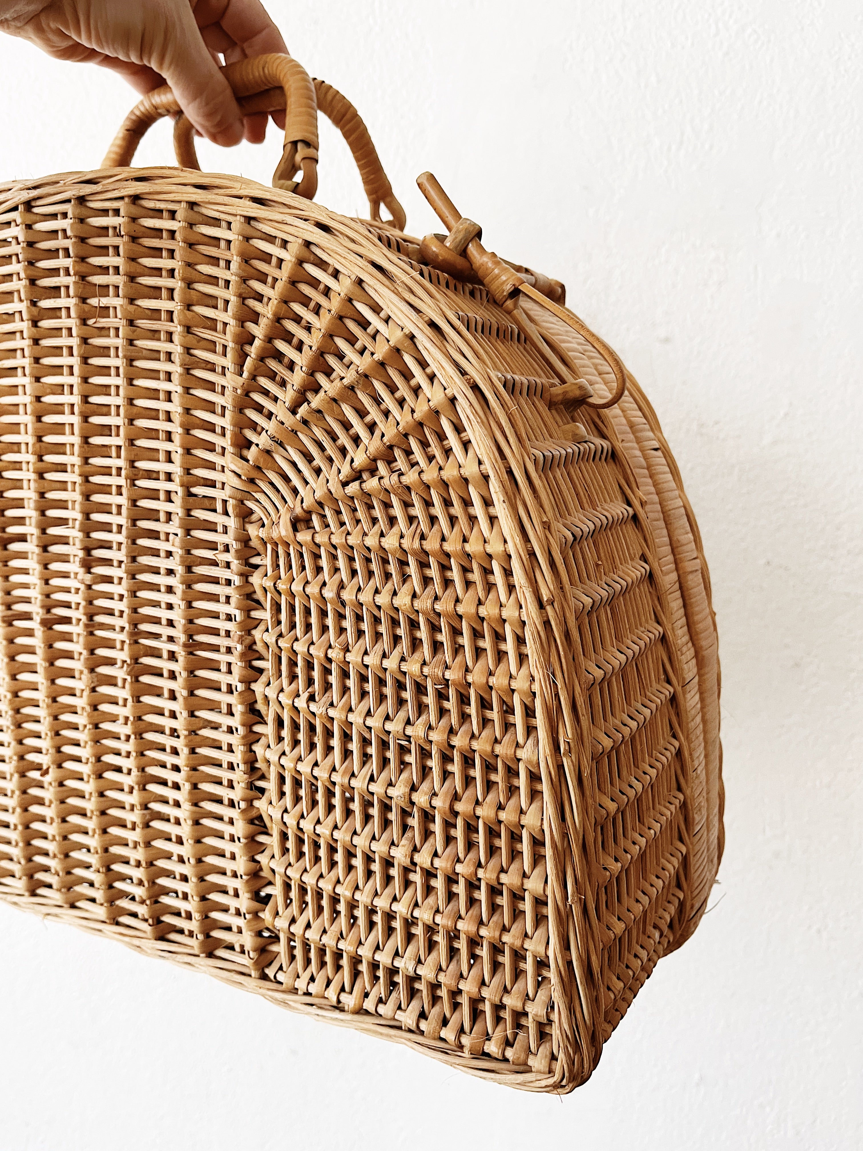 Vintage Picnic Basket - Thumbnail 2