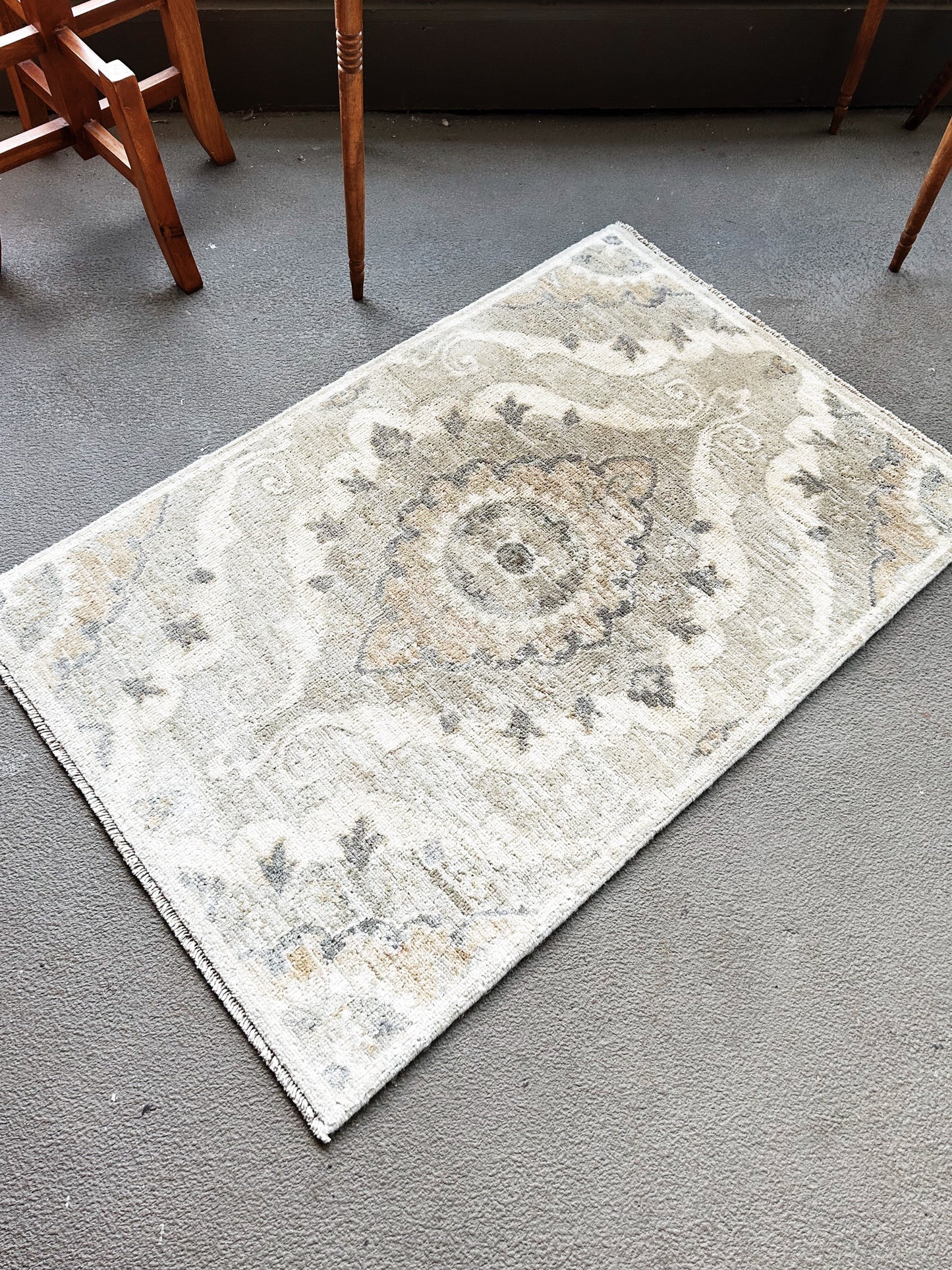 Lee Joffa Hand Knotted Wool Rug Pakistan