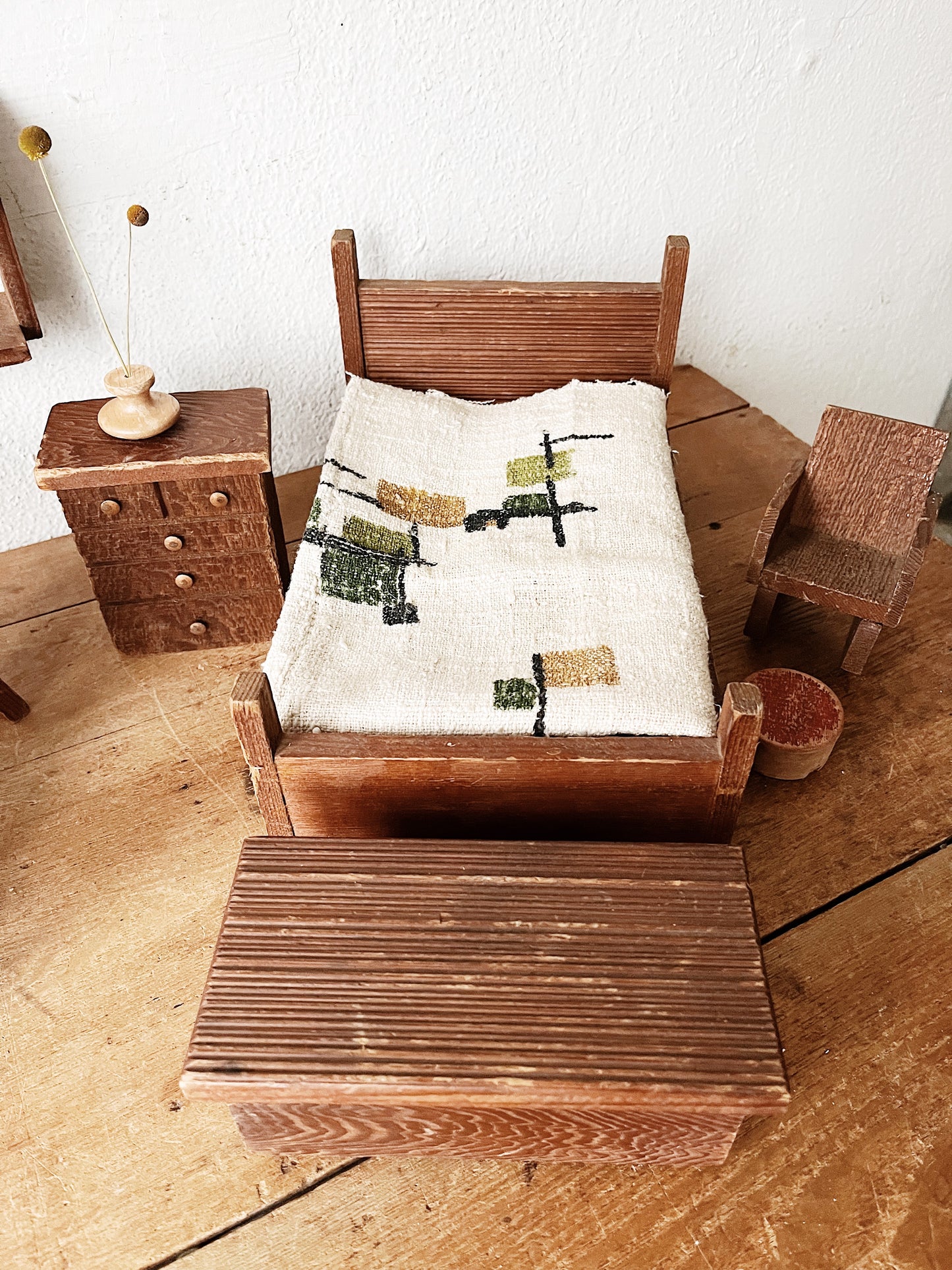 Vintage Folk Doll Furniture