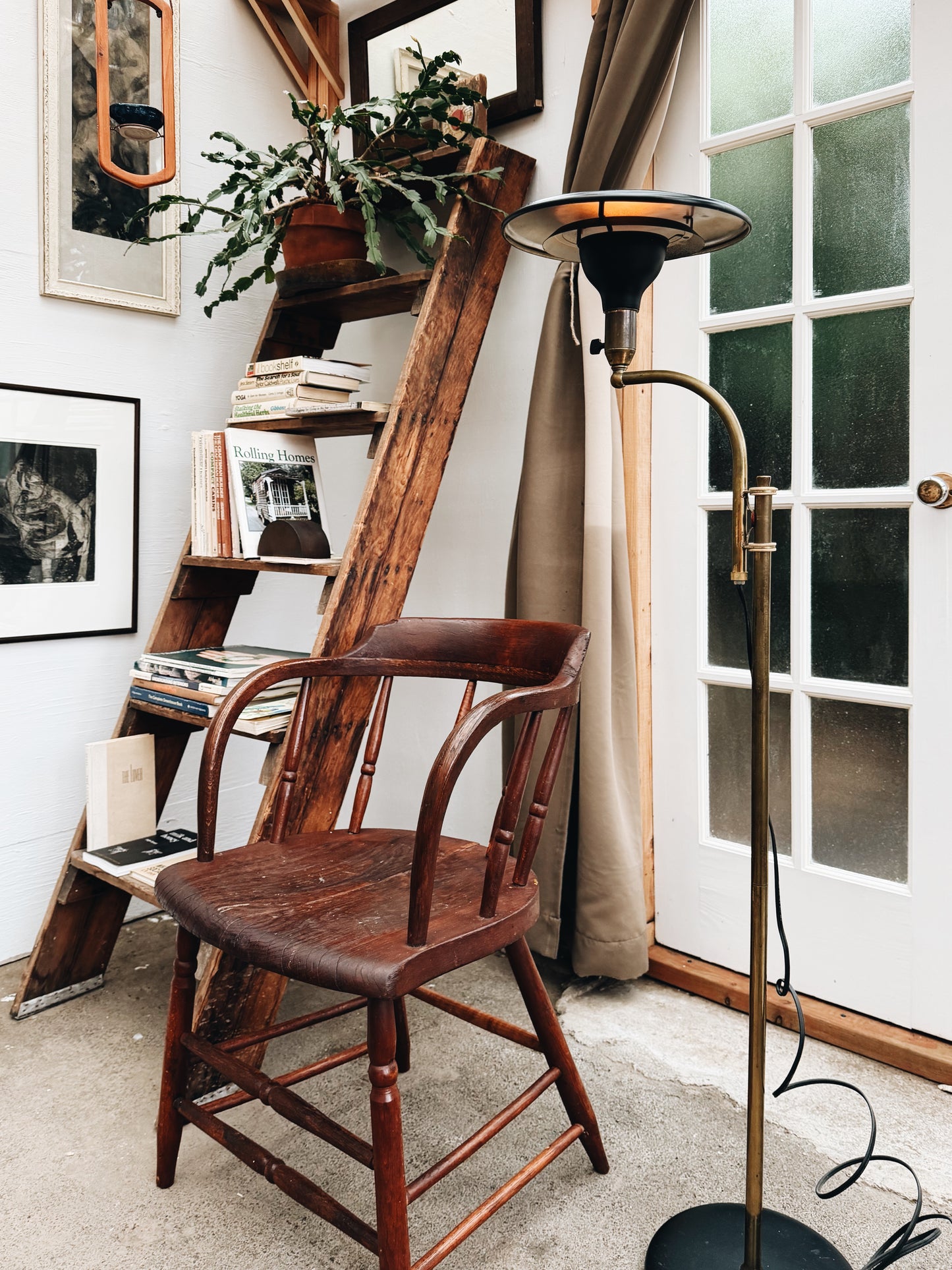 MG Wheeler Flying Saucer Floor Lamp