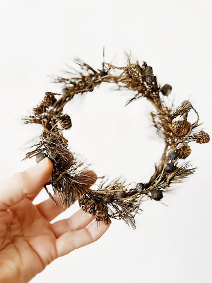Antique Bottlebrush Wreath