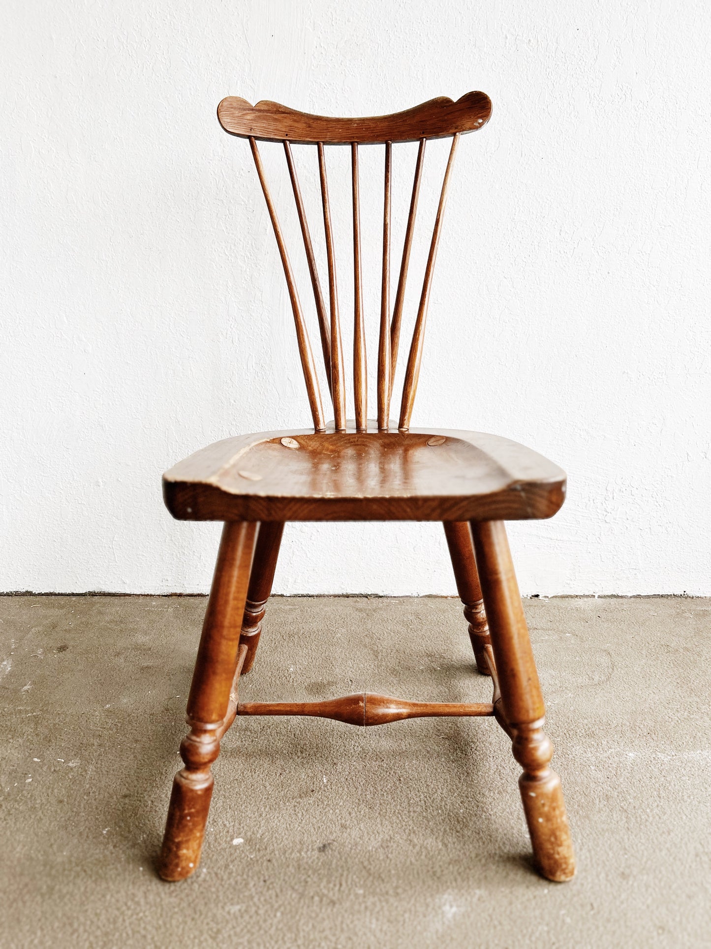 Vintage Arts and Crafts Windsor Chair