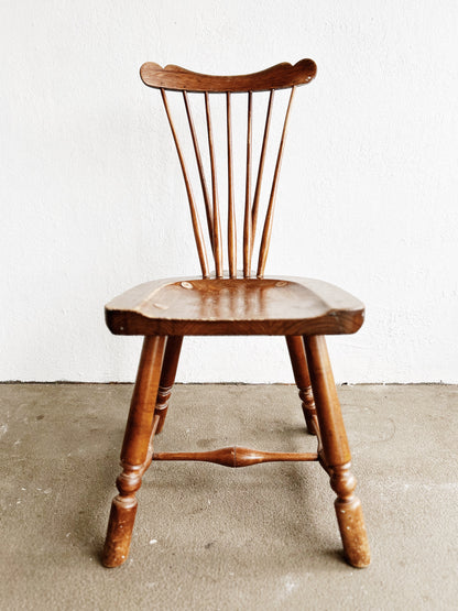 Vintage Arts and Crafts Windsor Chair