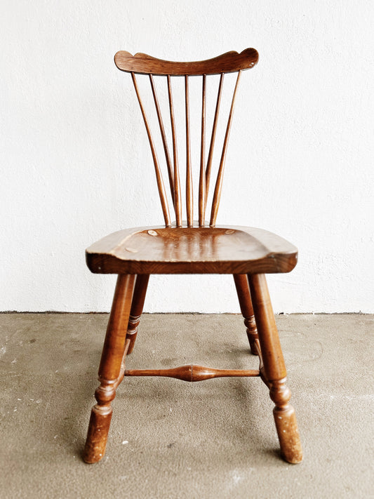 Vintage Arts and Crafts Windsor Chair