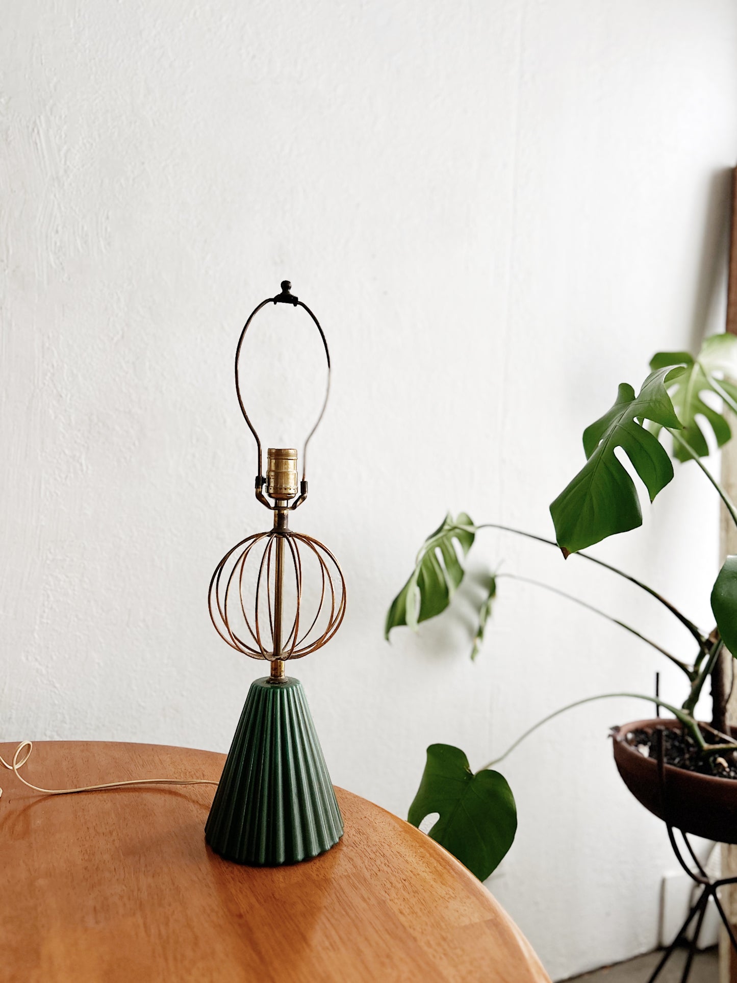 Ceramic Mid Modern Lamp