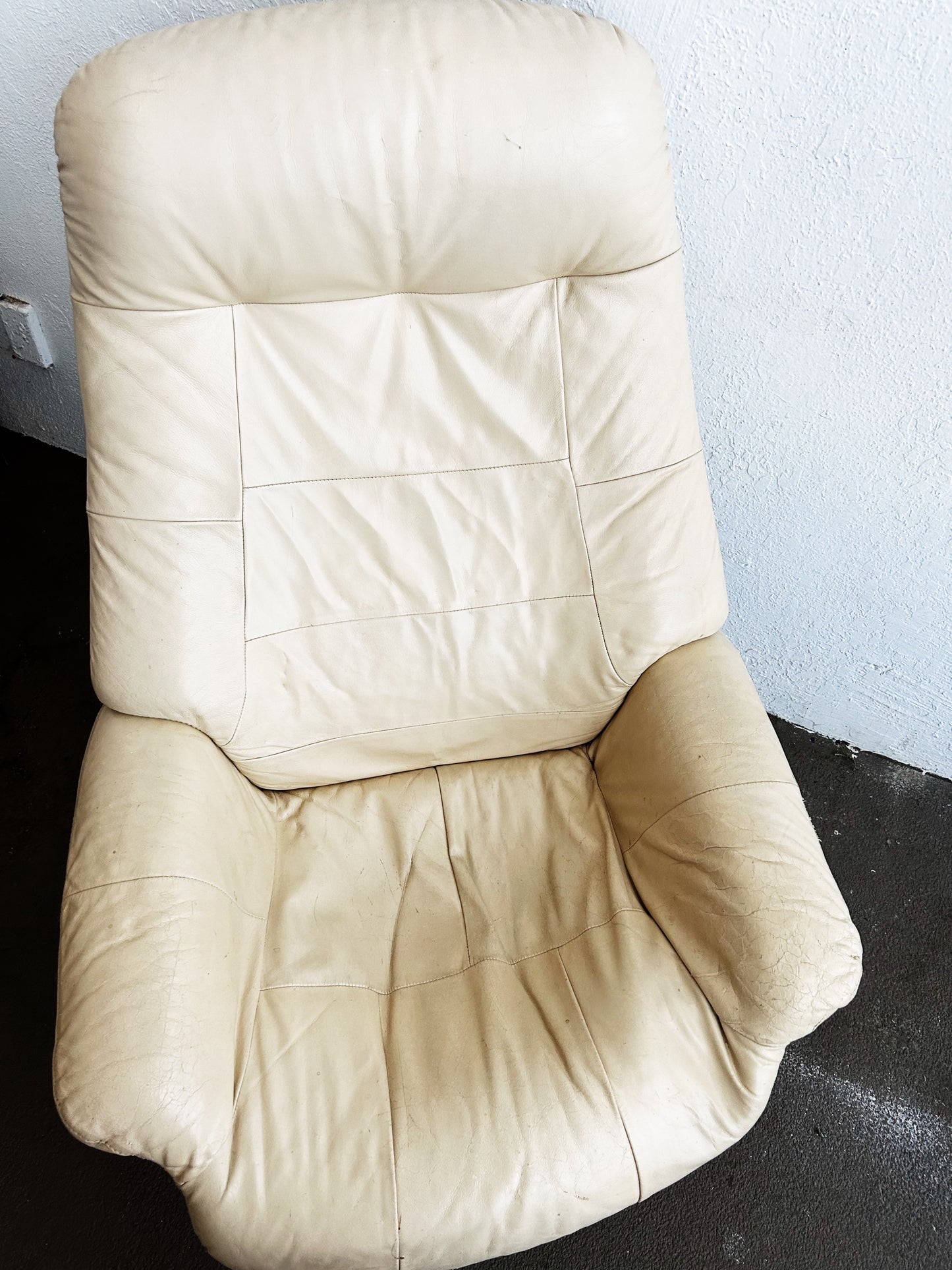 Vintage Leather Swivel Lounge Chair