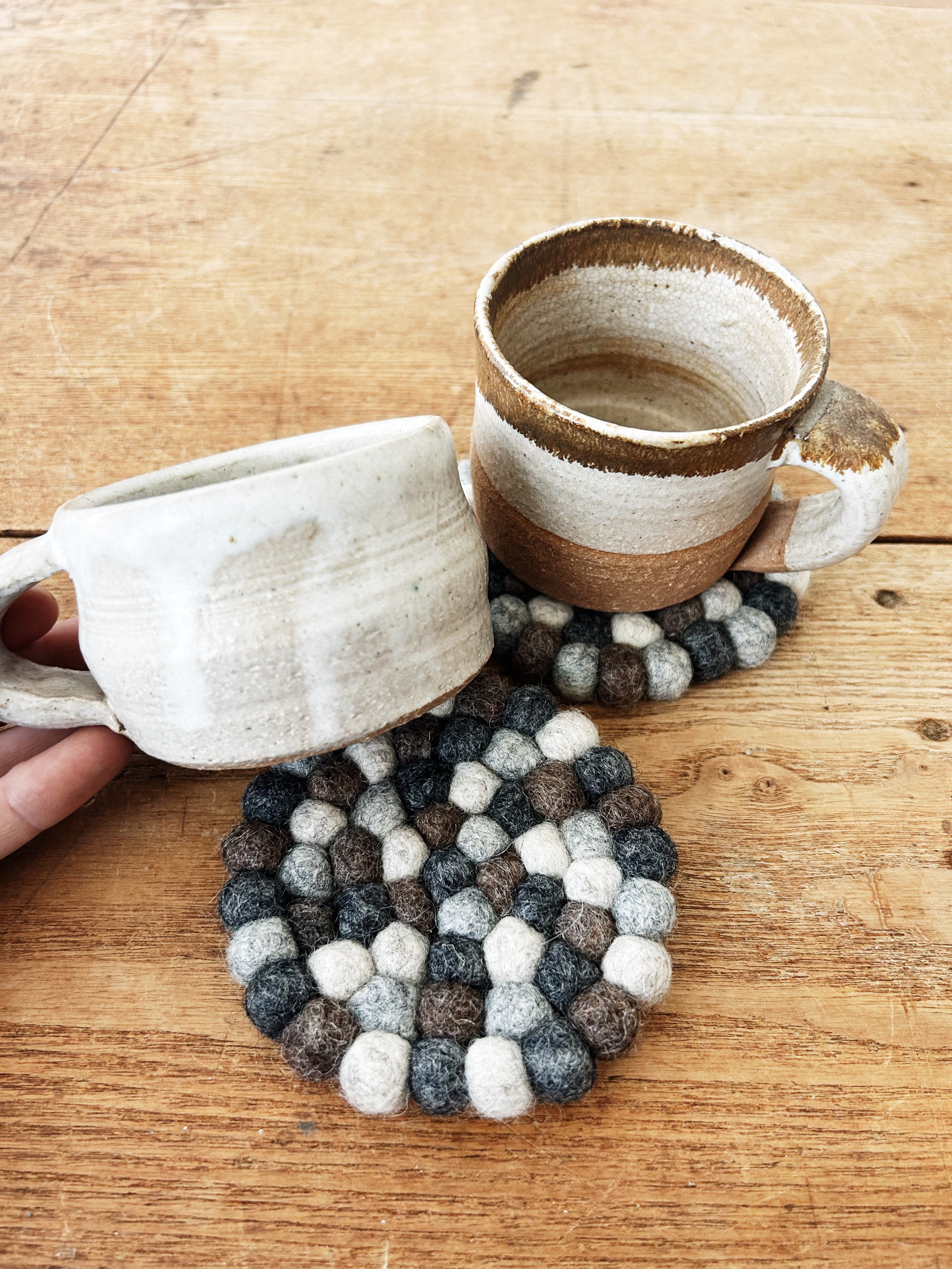 Handmade Mugs with Wool Coasters Set - Thumbnail 5